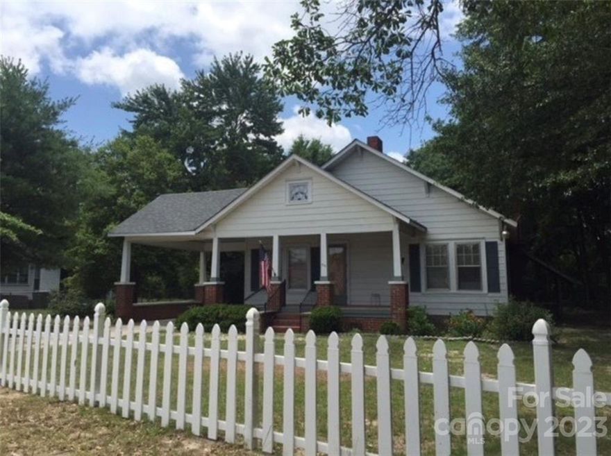 Adorable 2 bedroom, 2 bath home in the town of Kershaw. Home offers dining room, primary with master bath, outbuilding, carport, and fencing.
