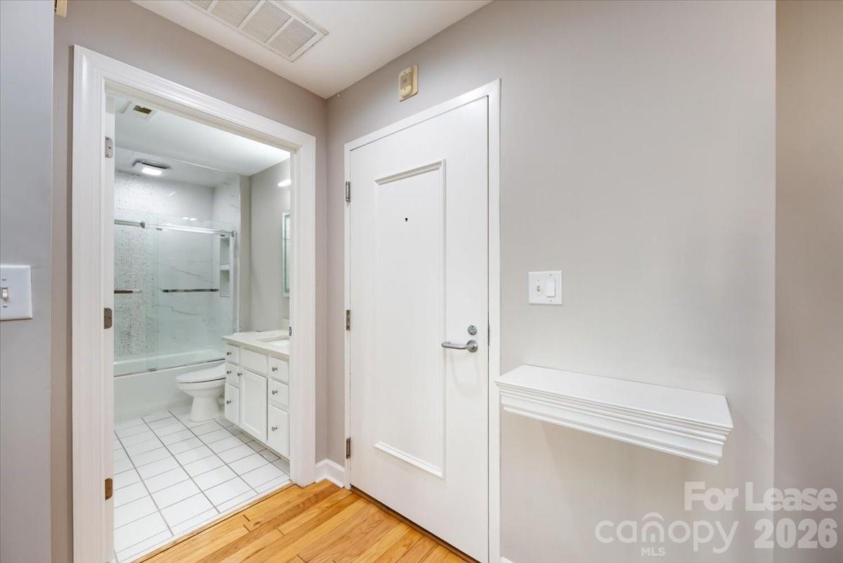 Gateway Plaza - Residential Lease