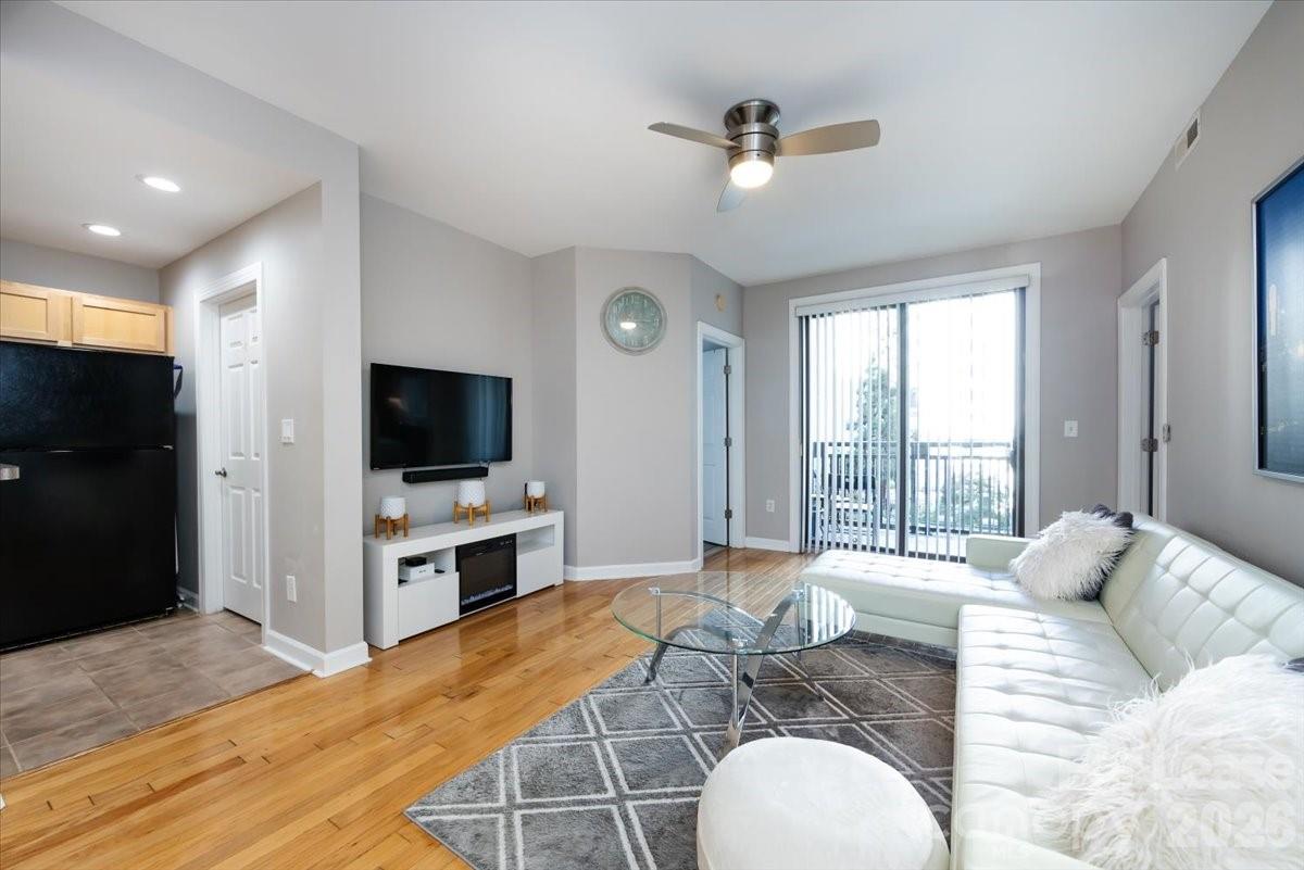 Gateway Plaza - Residential Lease