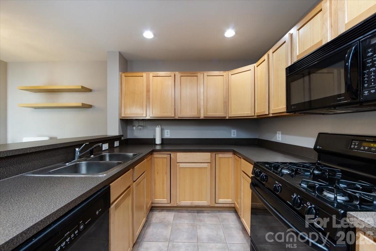 Gateway Plaza - Residential Lease