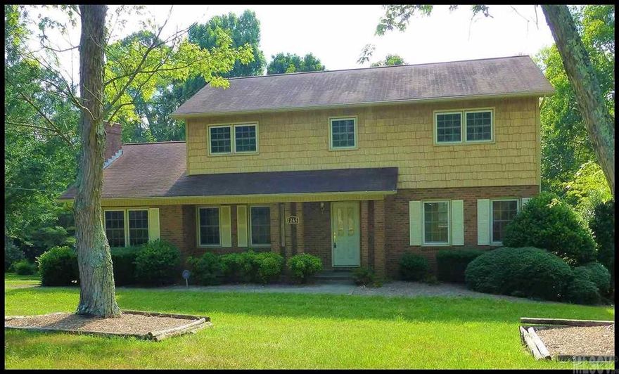 Fantastic location & quality built home in NW Hickory! Large rms, inviting foyer, screen porch, full lwr lvl, & more! Spacious den w/gas log FP & lovely blt-ins. Huge kitchen offers lots of drawers/cabs, tile cntrtops, brkfst nk w/scrn porch access (low maintenance decking material) w/steps to bkyrd. Awesome lndry/pantry rm w/tons of blt-ins+ a sep. half bath. Formal DR boasts nice moldings & joins, thru a dbl drway a huge formal LR (both w/wood flring). The upper lvl incs 4 BRS! 1 BR has a wall of beautiful btin desk/wrk area (file drawers & bkshlvs). 2 addit. sizable BRs, a hall bath w/dual sinks & tile flr. Master BR--walk-in closet w/wood flring & a private bath w/tile flring & a walk-in shower.Full part. finished lwr lvl--double garage & lots of storage (wrkshp potential).The "OTHER" listed in the MLS is ~322 htdsqft fin. office/rm only accessible from the outside of back of home,GREAT for an in-home office!Some sheetrk wrk is needed. Priced to sell AS IS--THIS IS A GREAT DEAL!!