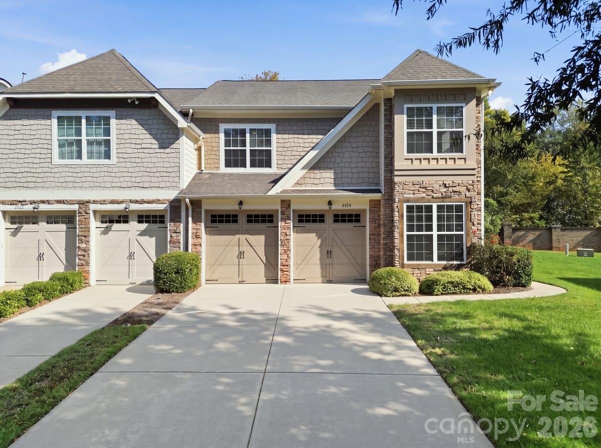 8424 Loxton Circle
