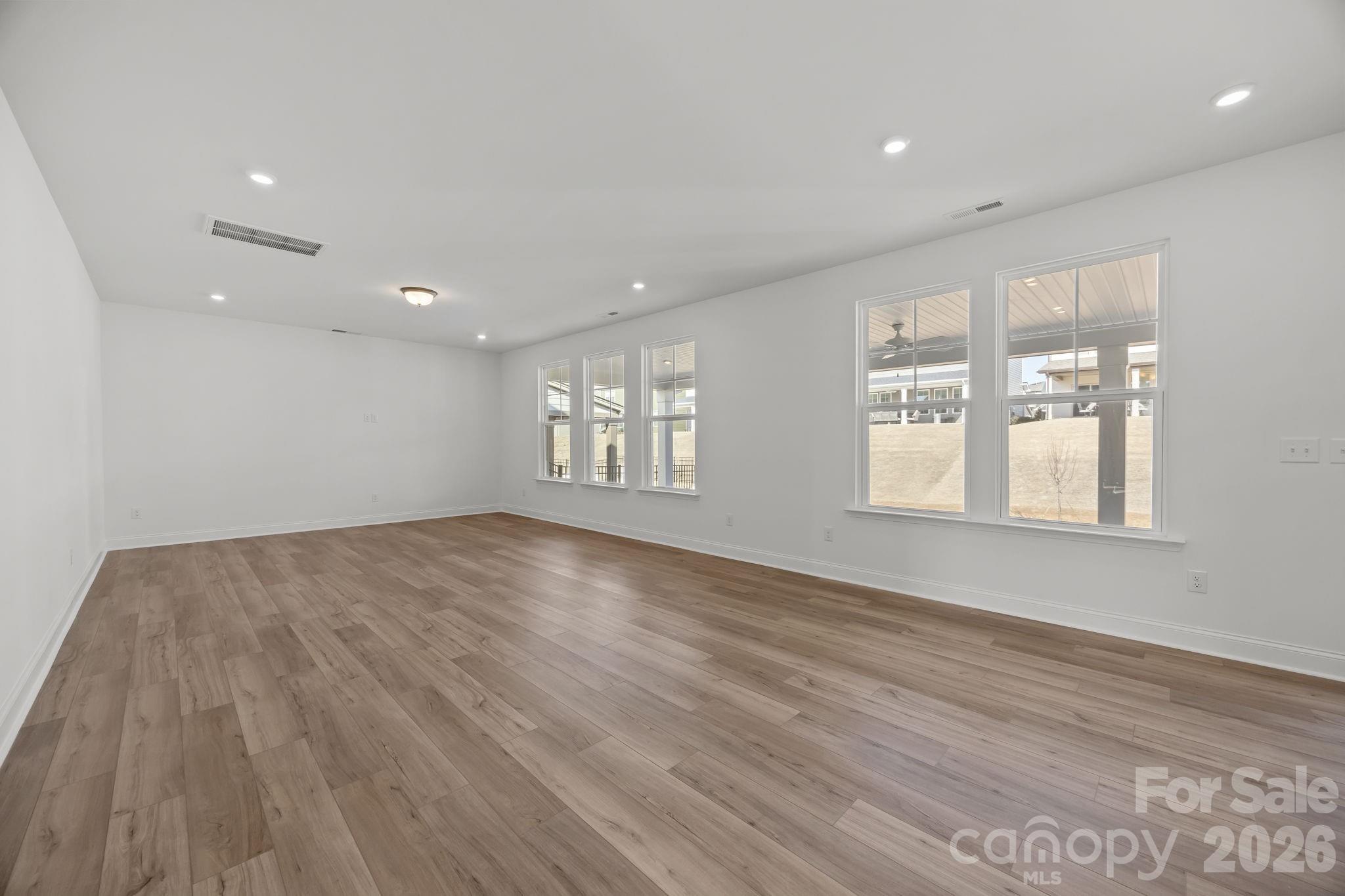 Lakeside Glen - Residential