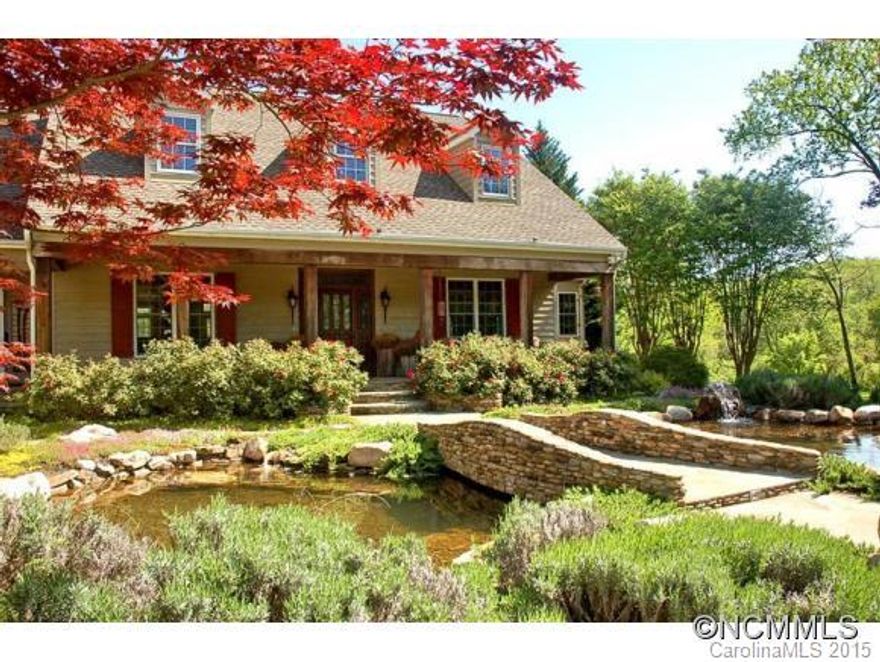Think River Run Farm. REDUCED $200K !! Move-In Ready!  Exclusive Golden Hills of Fairview Equestrian Community, miles of trails. Casual ,elegant home, on Pacolet River. Water features. Desirable open flr plan, Gourmet Kitch w/ SS appl, granite & custom cabinets. Office w/custom built in desks.  MBD w/farm view.  MBA w/Designer appts.Custom 6 stall barn w/ wash rack, tack & feed rms, storage. 5 paddocks. 15 miles to TIEC.