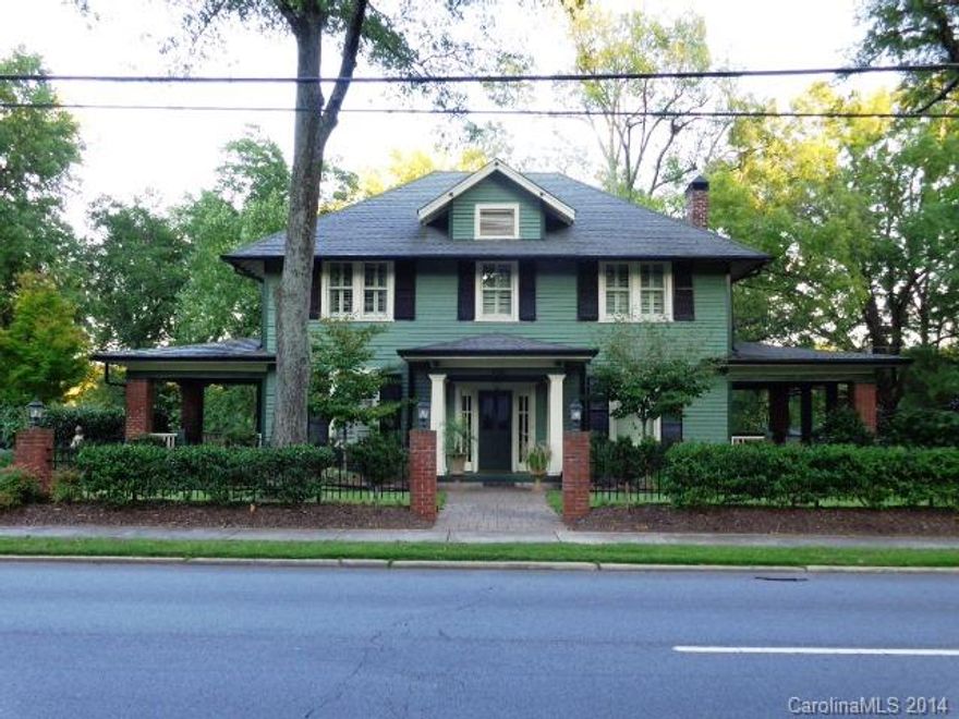 Home/Office/Both:Circle Dr,.5 Acre,Oversized maintence free deck,sprinkler system w/separt meter,custom landscaping,Black aluminum fencing,brick column lighting,up lighting,Custom interlined window trmt,under counter lighting w tumbled tile inlayed backsplash,granite counters,stainless appliances,gas stove w convection oven-duel fuel,wood floors,Master Suite w walk-in custom closet system, corner tub,rain shower head,tile surround,plantation shutters,heated&cooled 584 ft basement,1000+or-storage