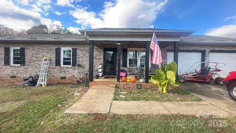 Photo of 2045 Adare Court, Newton, NC 28658 (MLS # 4321261)