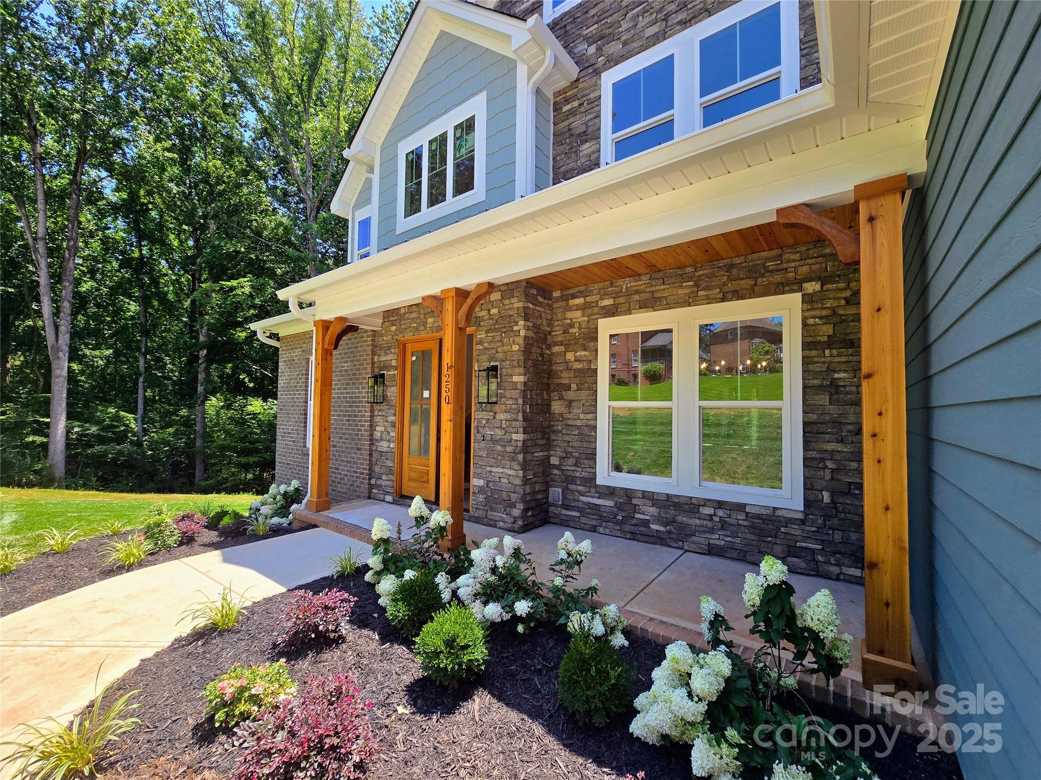 1250 Hunting Ridge Drive