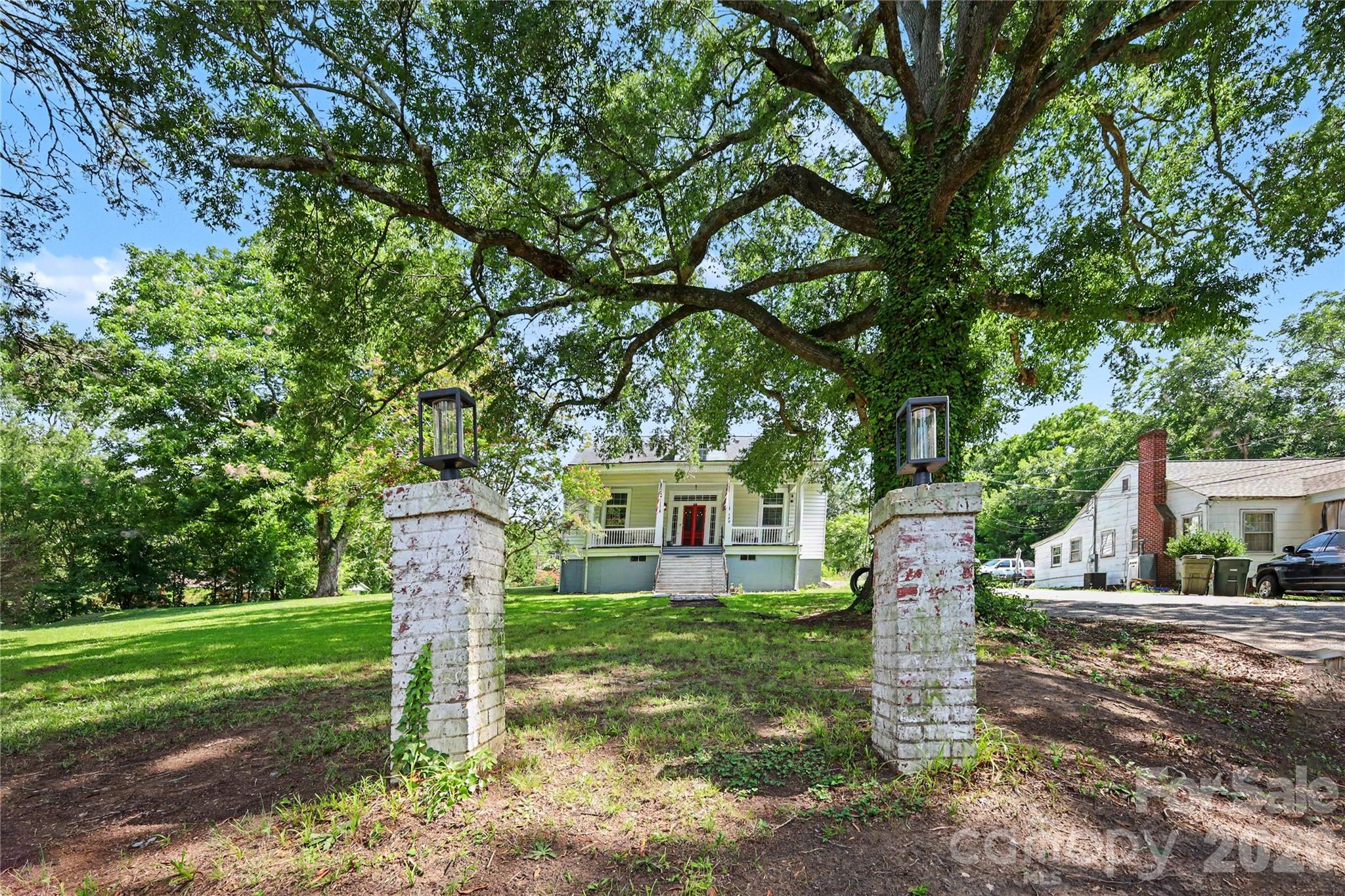 159 E Lacy Street