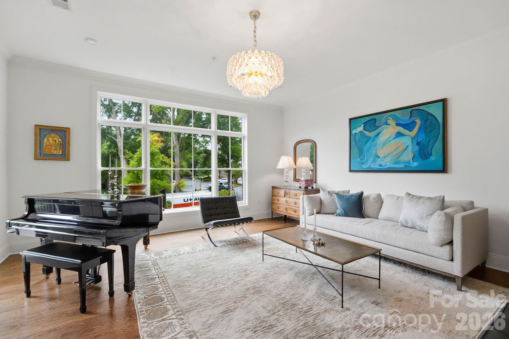 2312 Selwyn Avenue 202