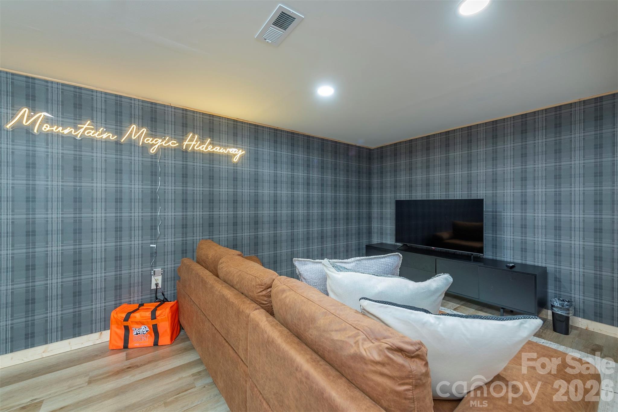 Wolf Laurel - Residential