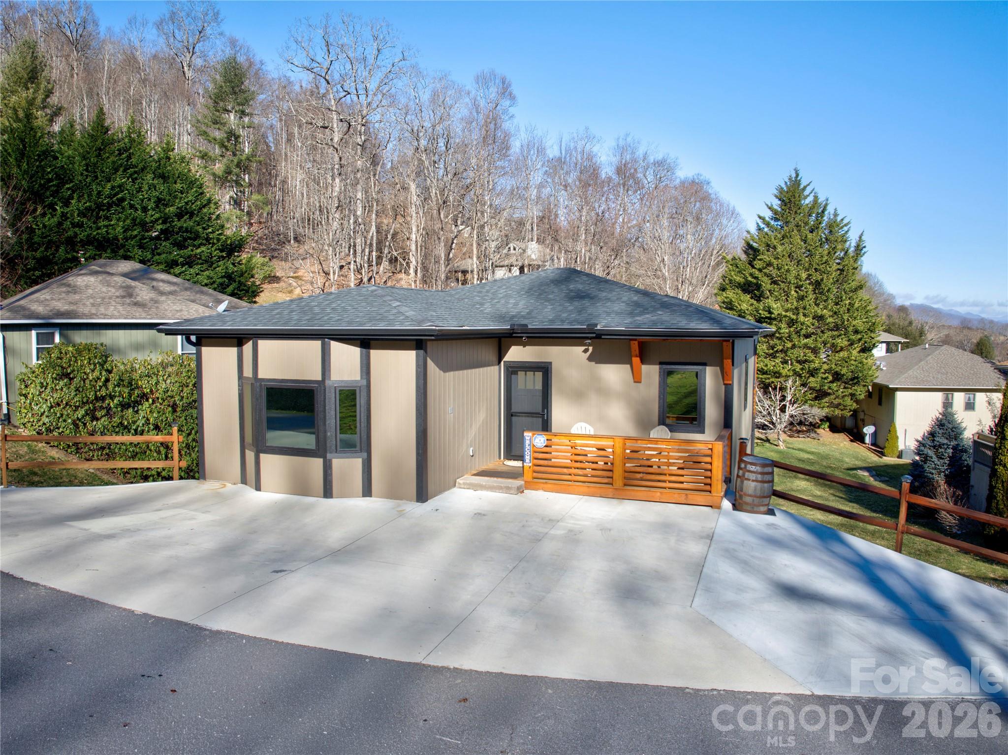 47 Winghaven Heights