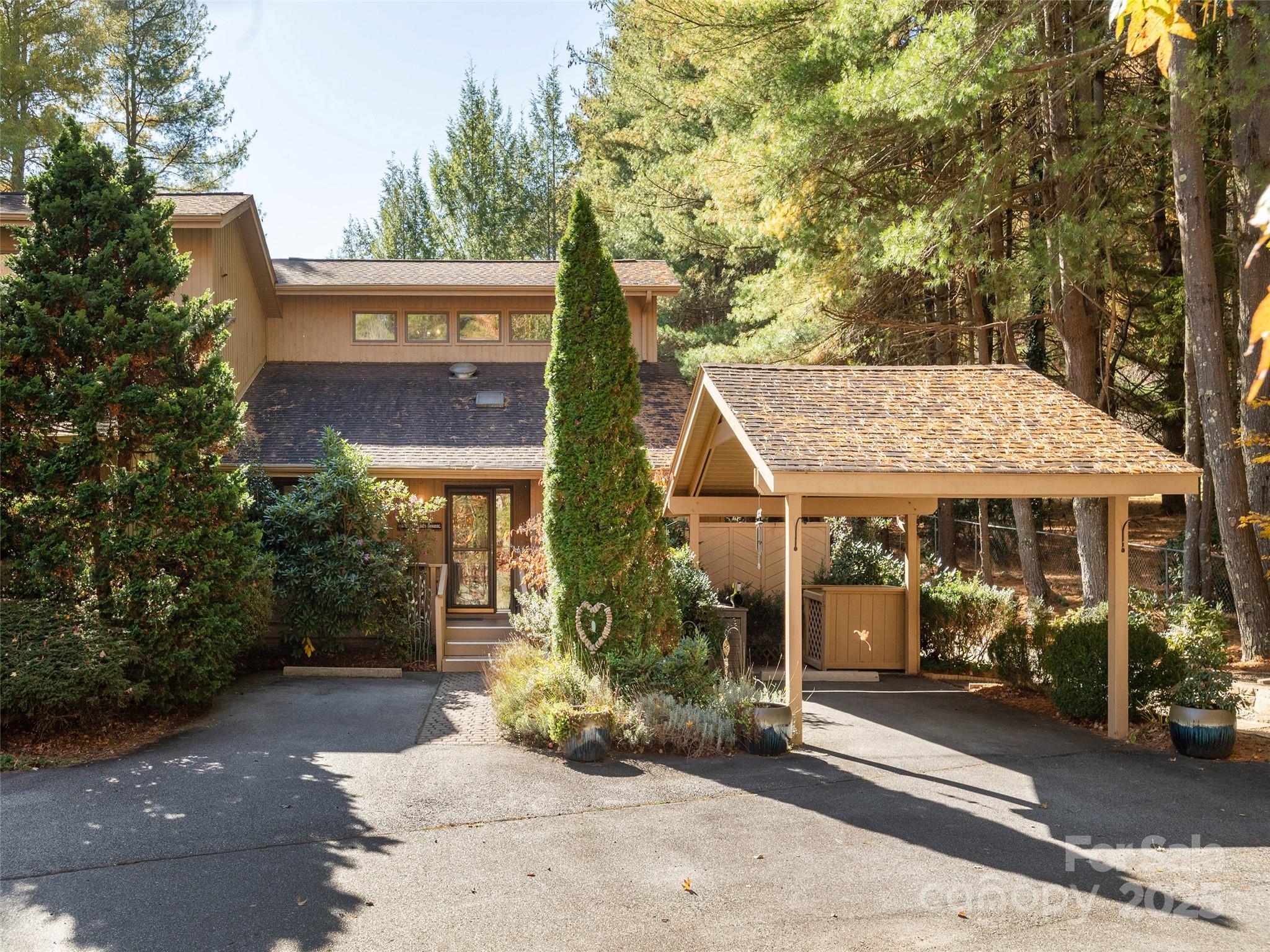 604 Spanish Oak Lane