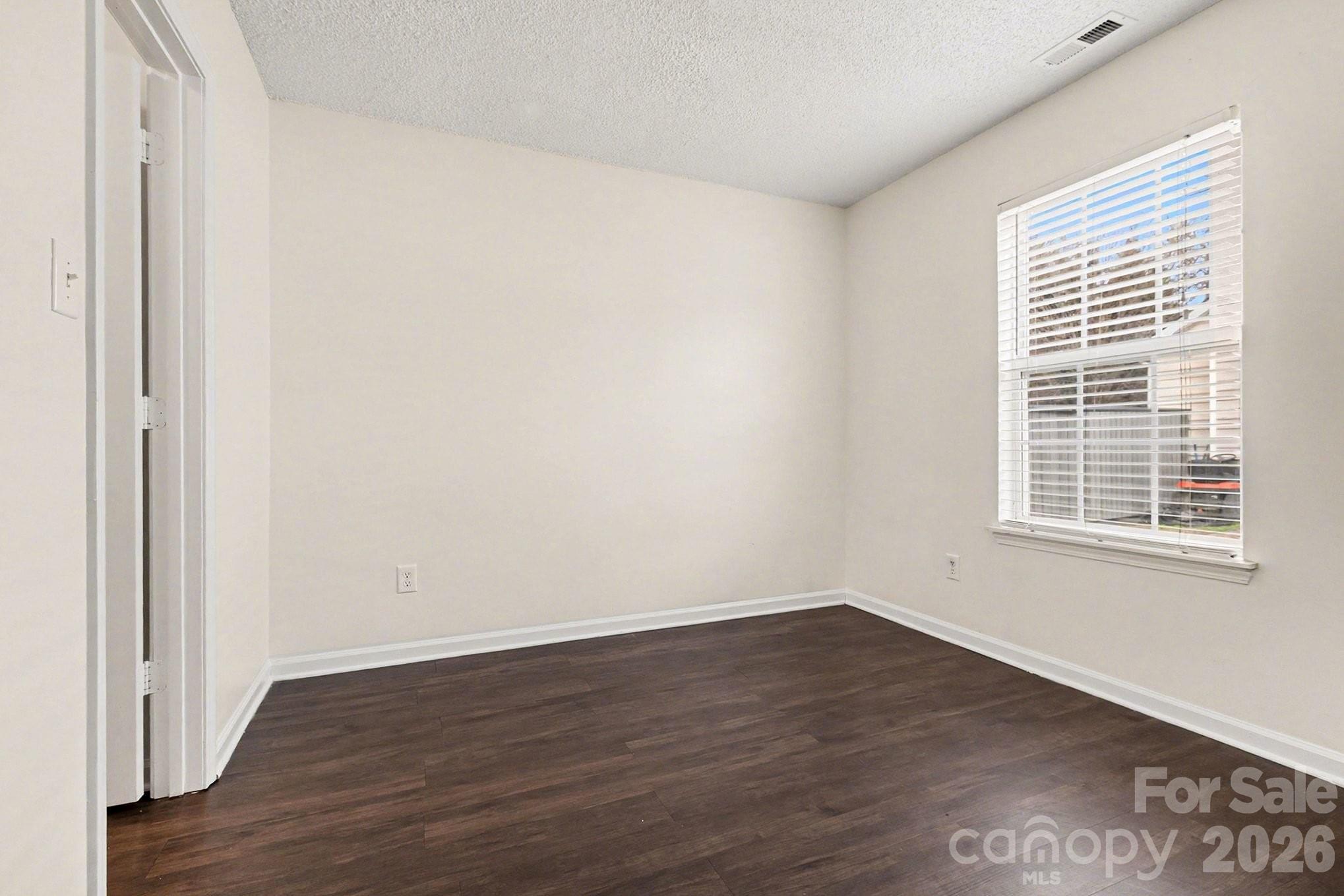 3923 E Cedar Hill Drive