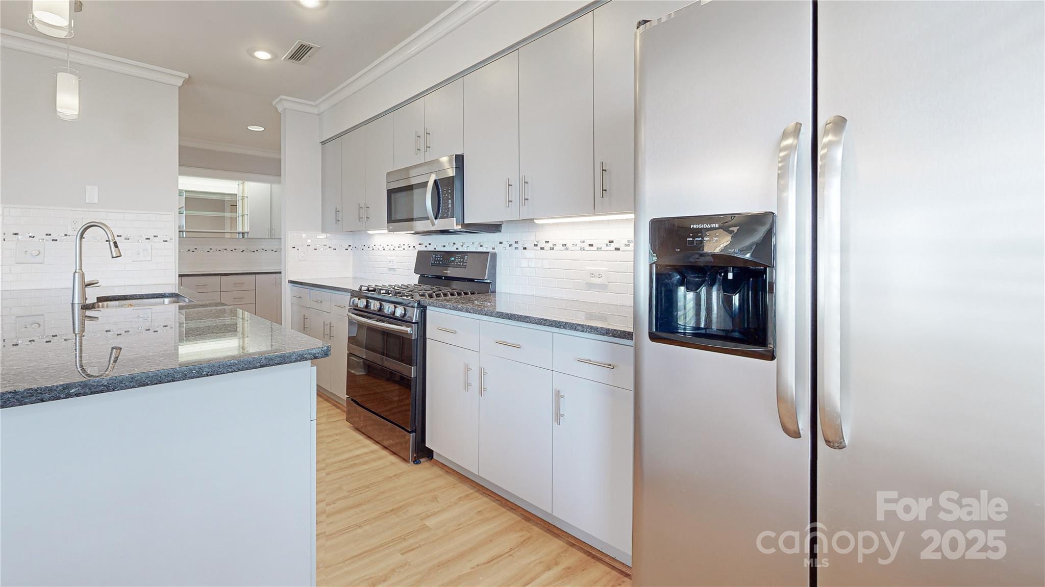 Lake Club - Residential