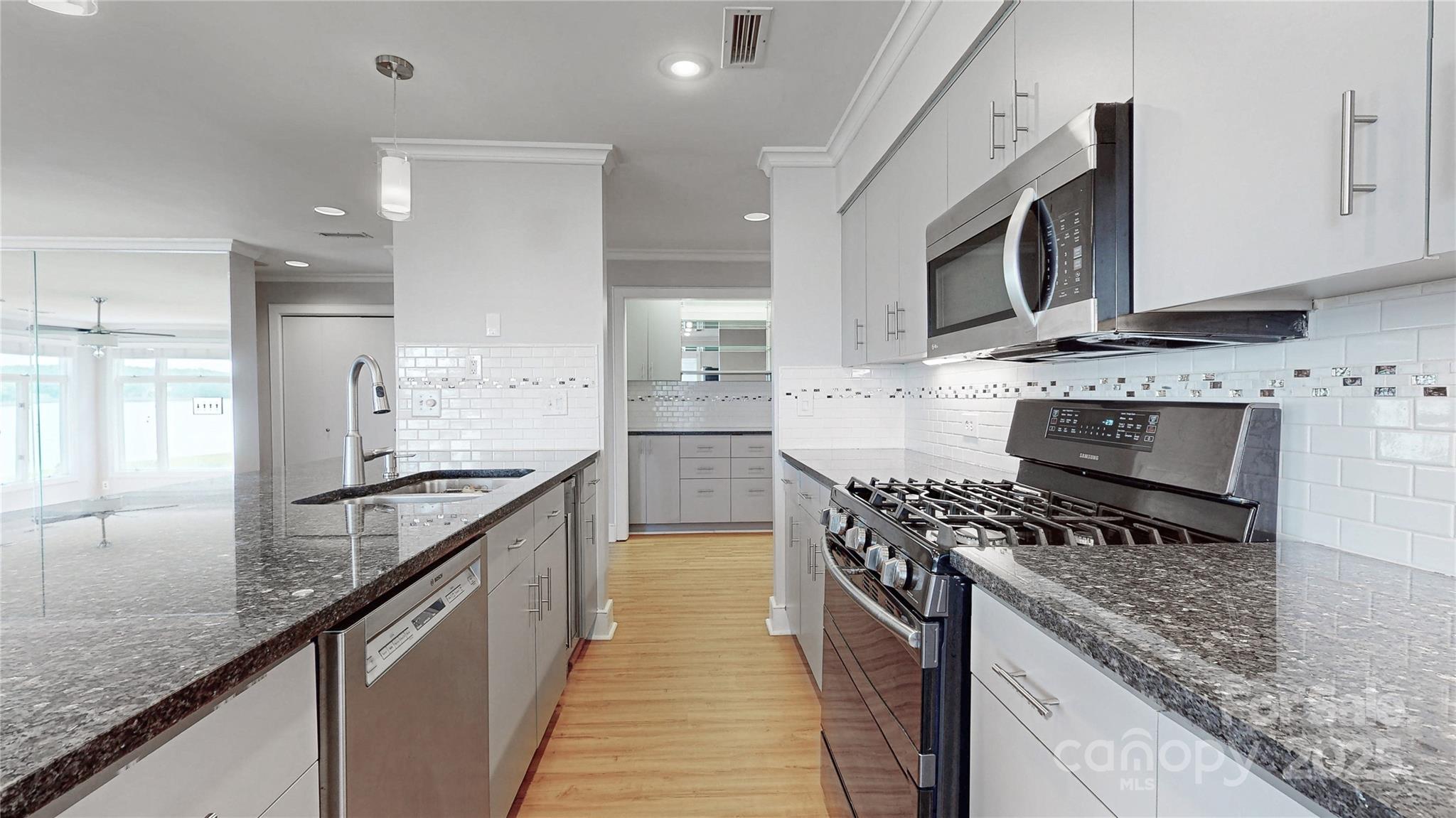 Lake Club - Residential