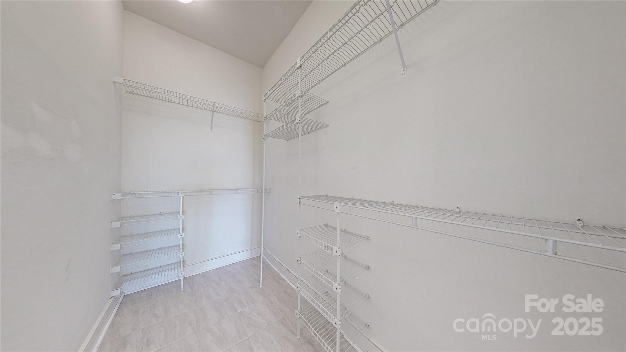 Lake Club - Residential