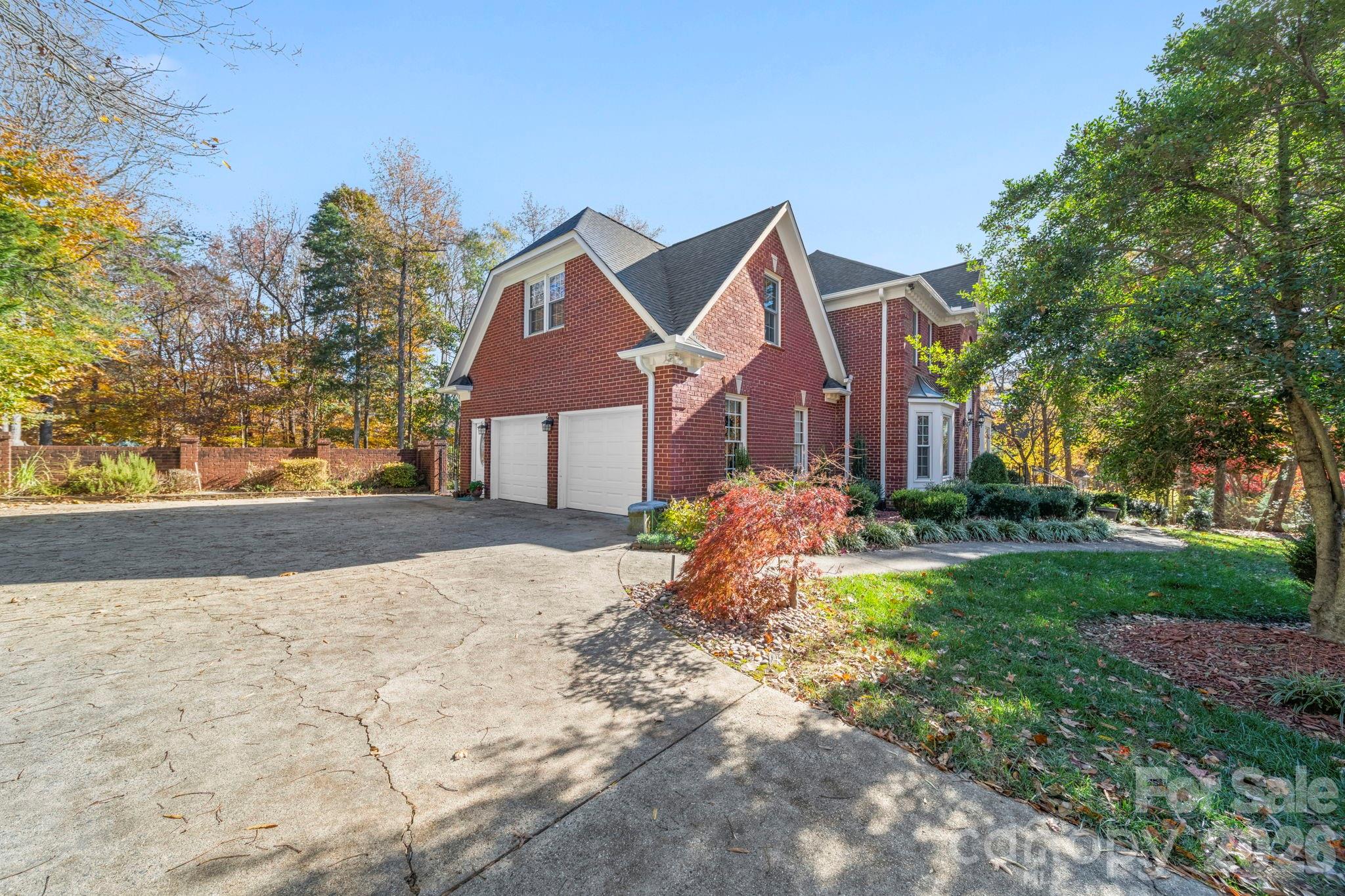 5224 Silchester Lane