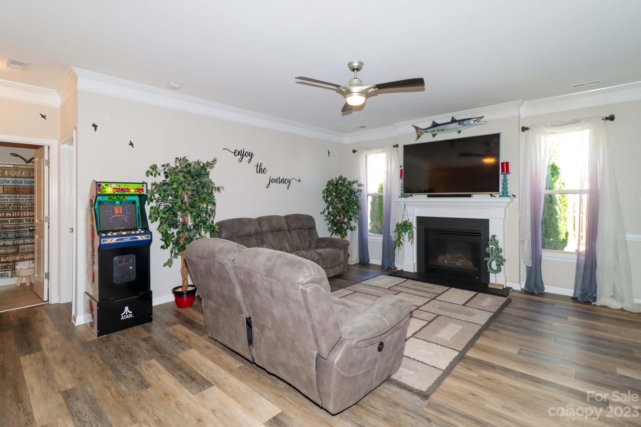 Curtis Pond - Residential