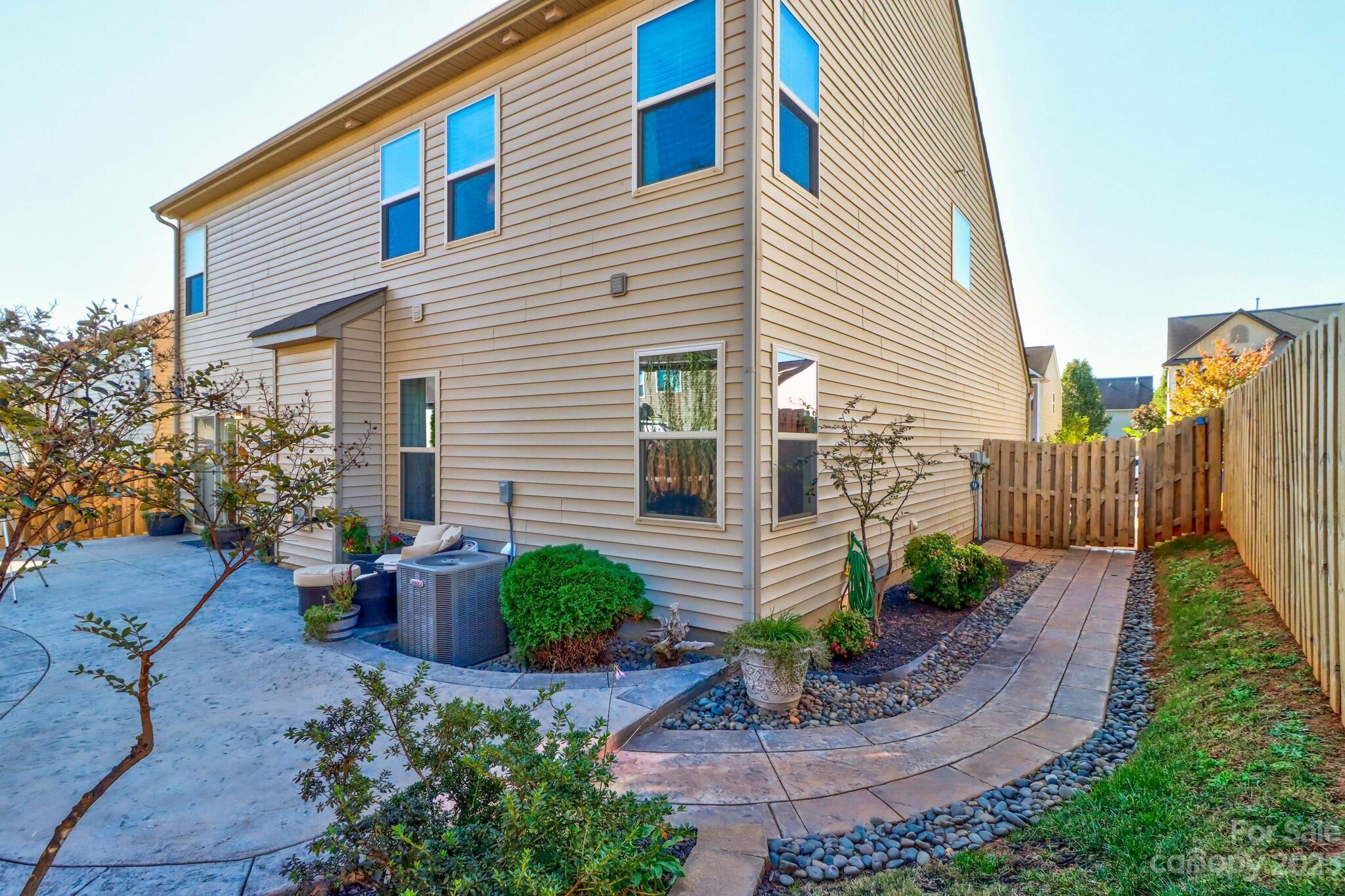 Curtis Pond - Residential