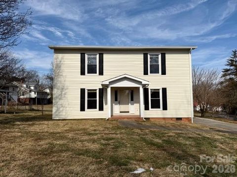 103 Pine Street Morganton NC 28655