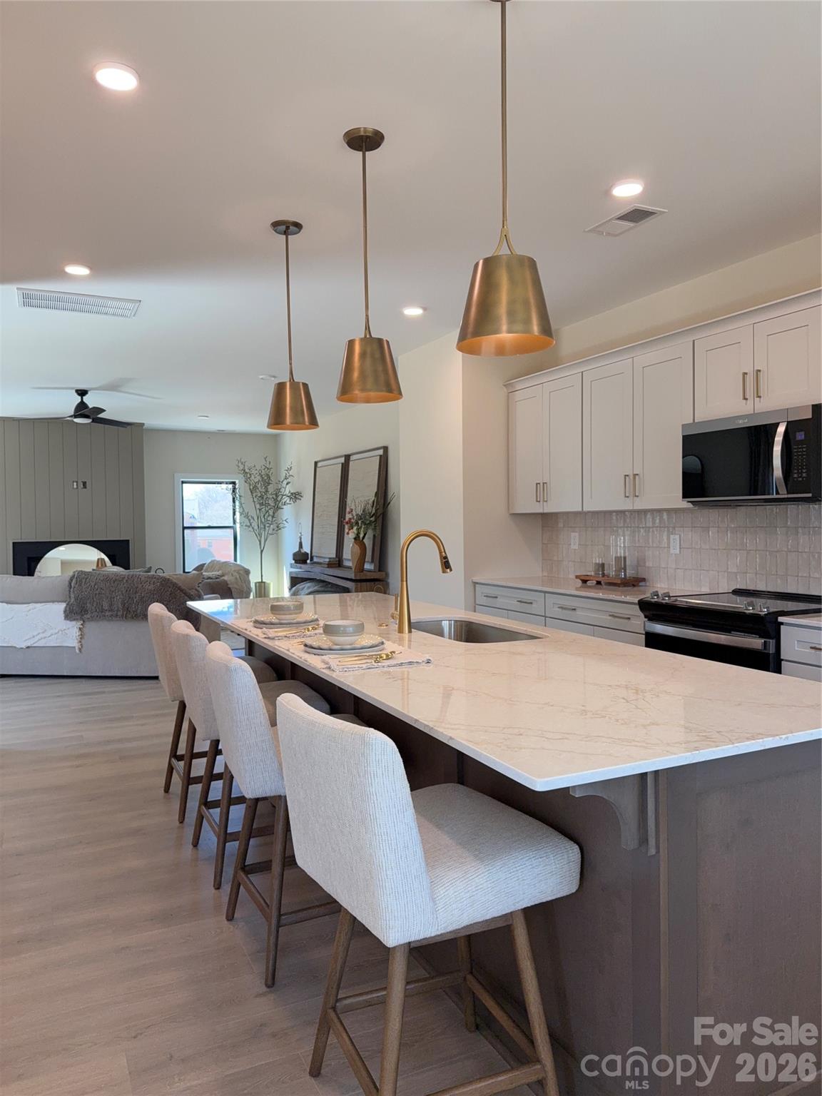 740 Falling Oak Alley 24