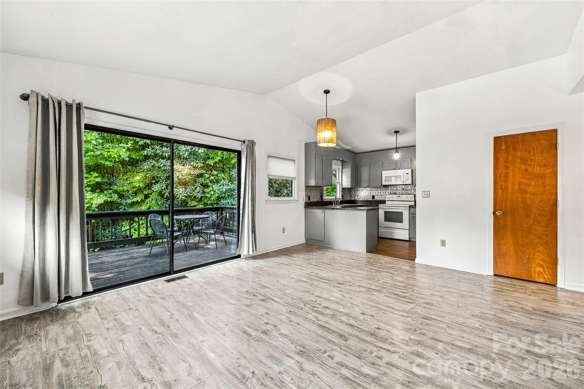 117 View De Lake Drive