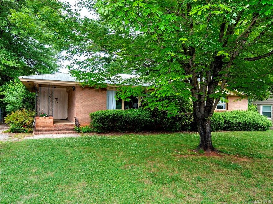 MULTIPLE OFFERS RECEIVED - Seller requests Highest & Best Offers by Mon, May 16th at 1PM. Great opportunity in Colonial Village. Interior is ready for your customization.  Huge .32 acre flat lot!  Full Bathroom has updated tile floor & shower surround. Don't miss this amazing location- close to the Lynx Light Rail, breweries, Southend restaurants & shopping. Convenient to Southpark, Uptown, the airport and the interstates! Property is being sold "AS IS" as seller can not make any repairs.