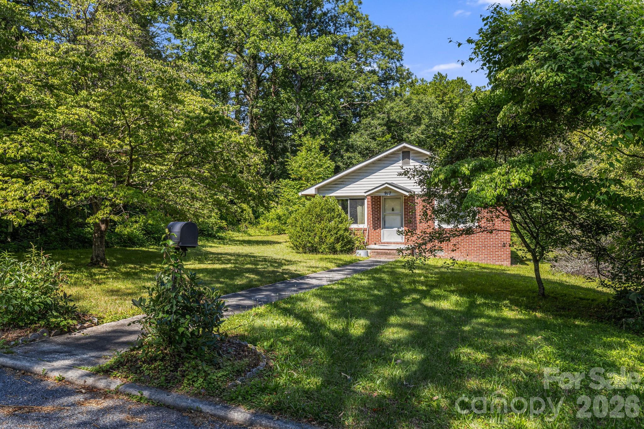 917 Fassifern Court