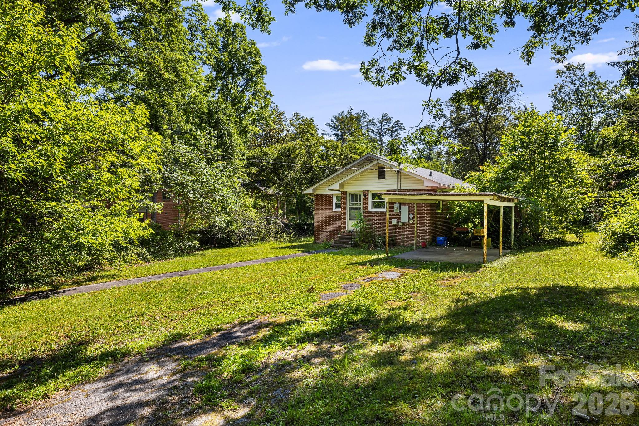 917 Fassifern Court