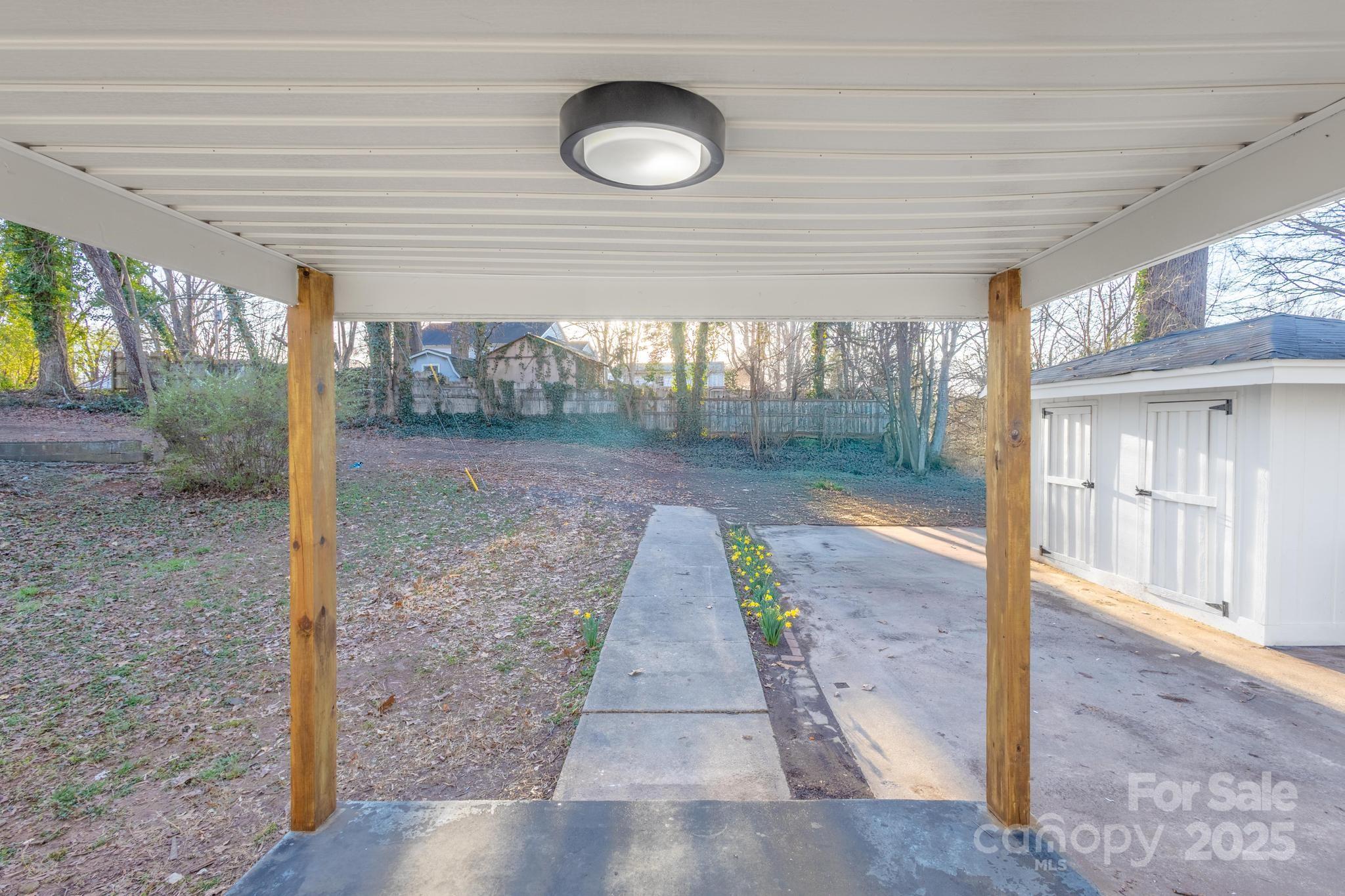 HENKEL CRAIG LIVESTOCK - Residential