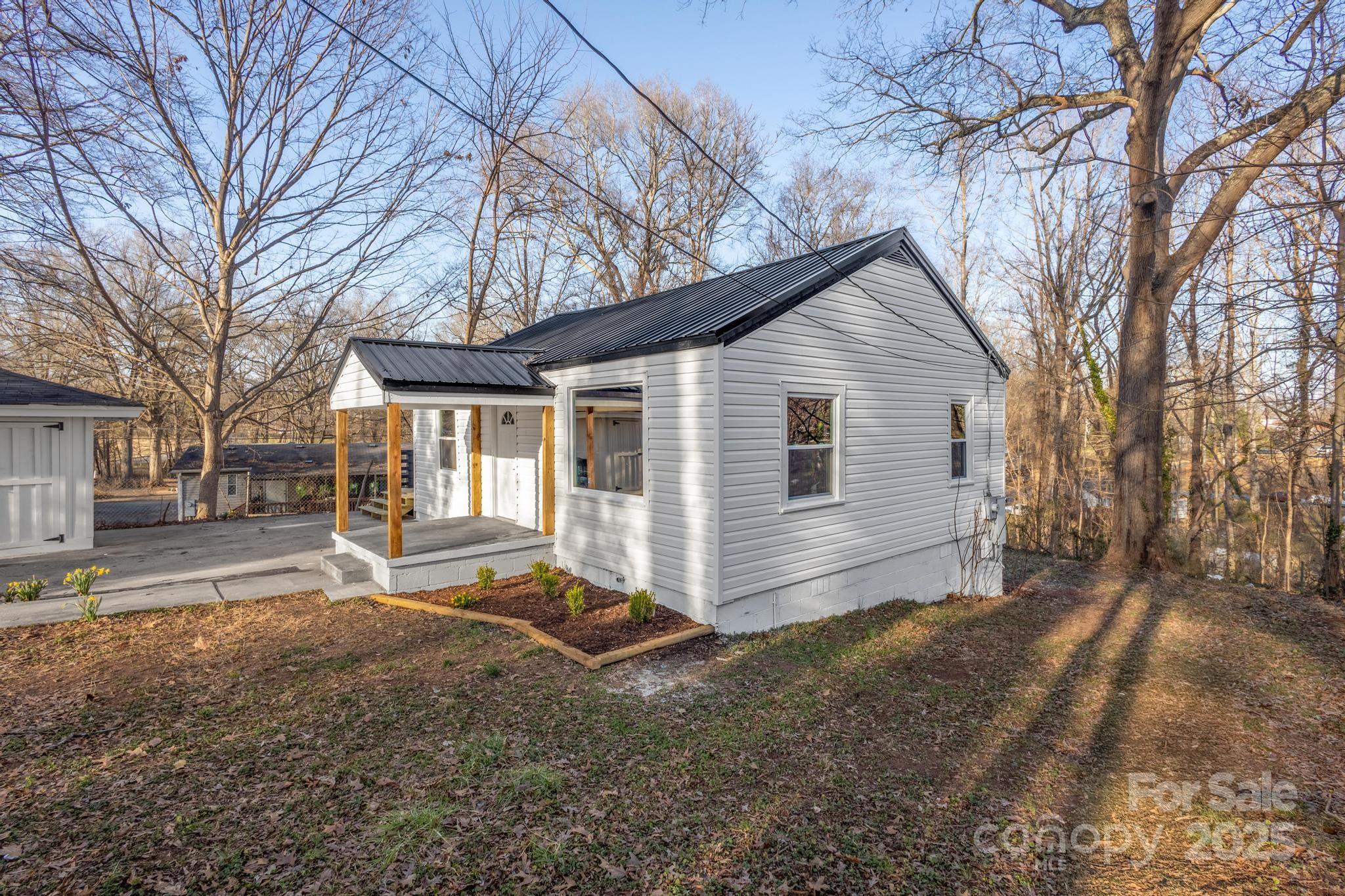 HENKEL CRAIG LIVESTOCK - Residential