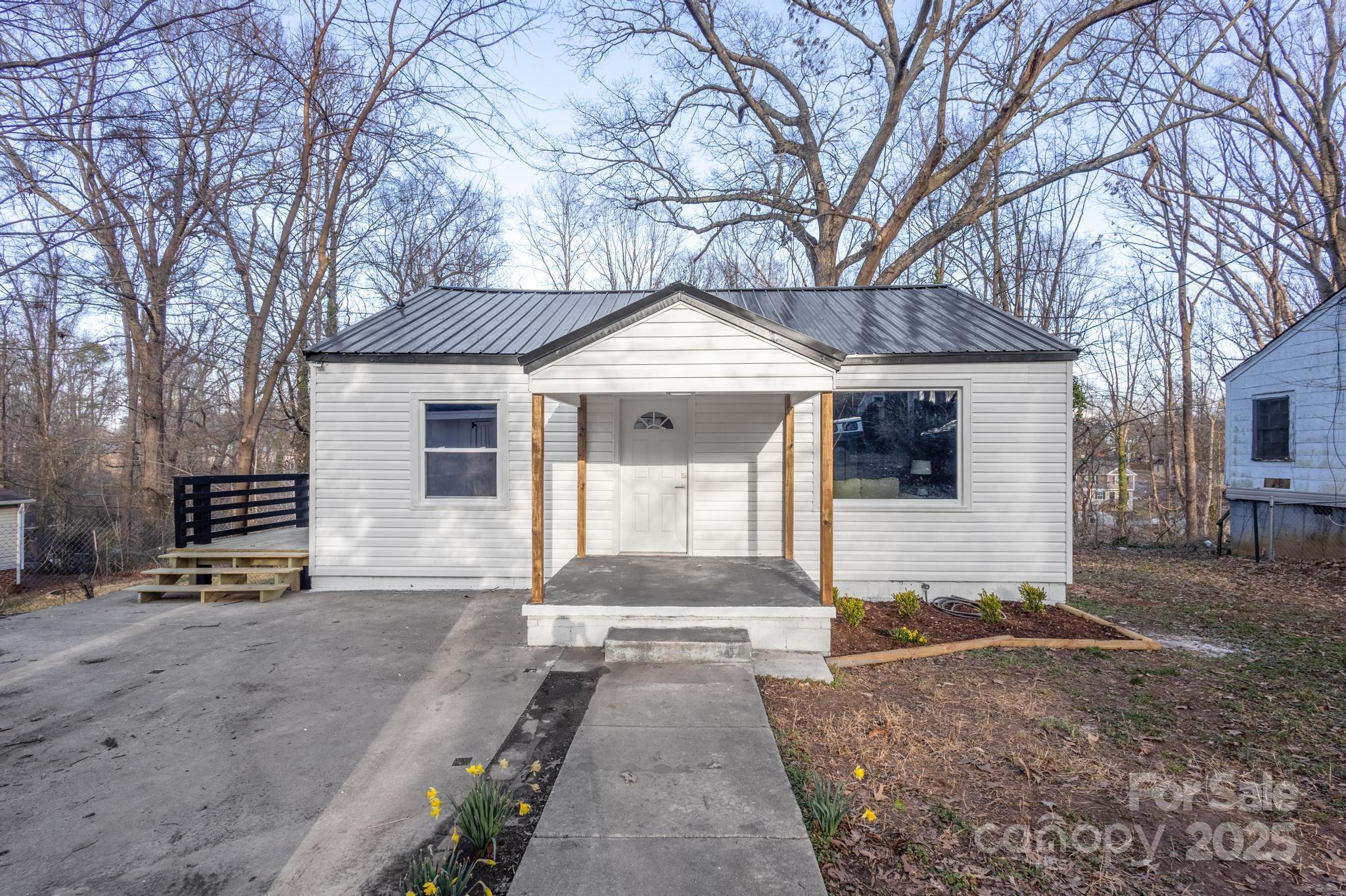 HENKEL CRAIG LIVESTOCK - Residential