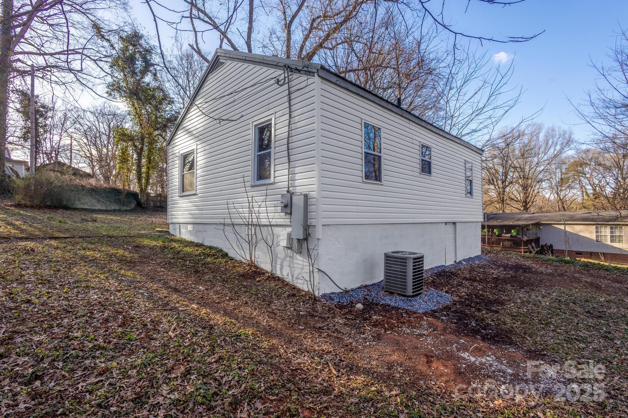 HENKEL CRAIG LIVESTOCK - Residential