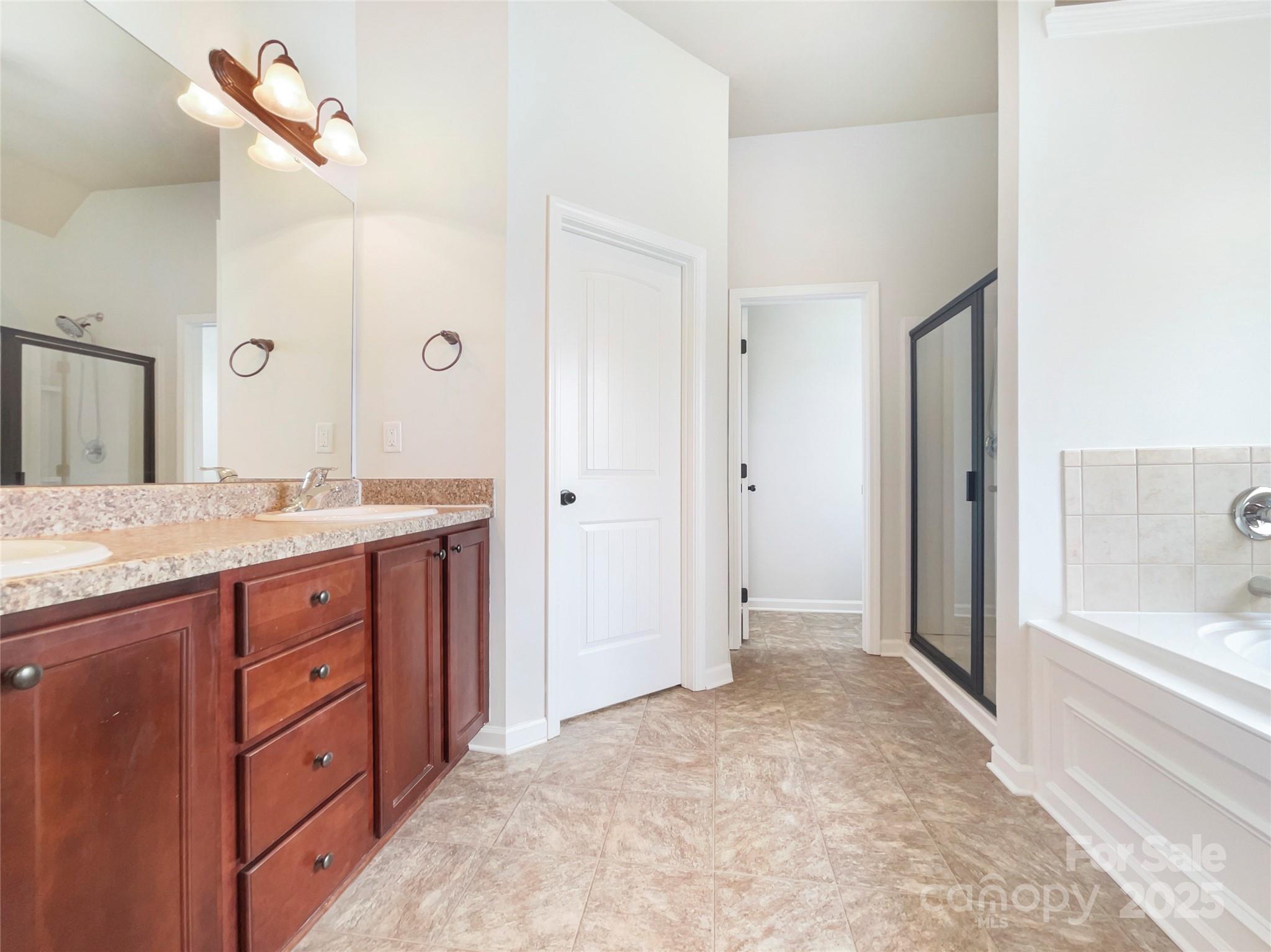 Oaks On Main - Residential