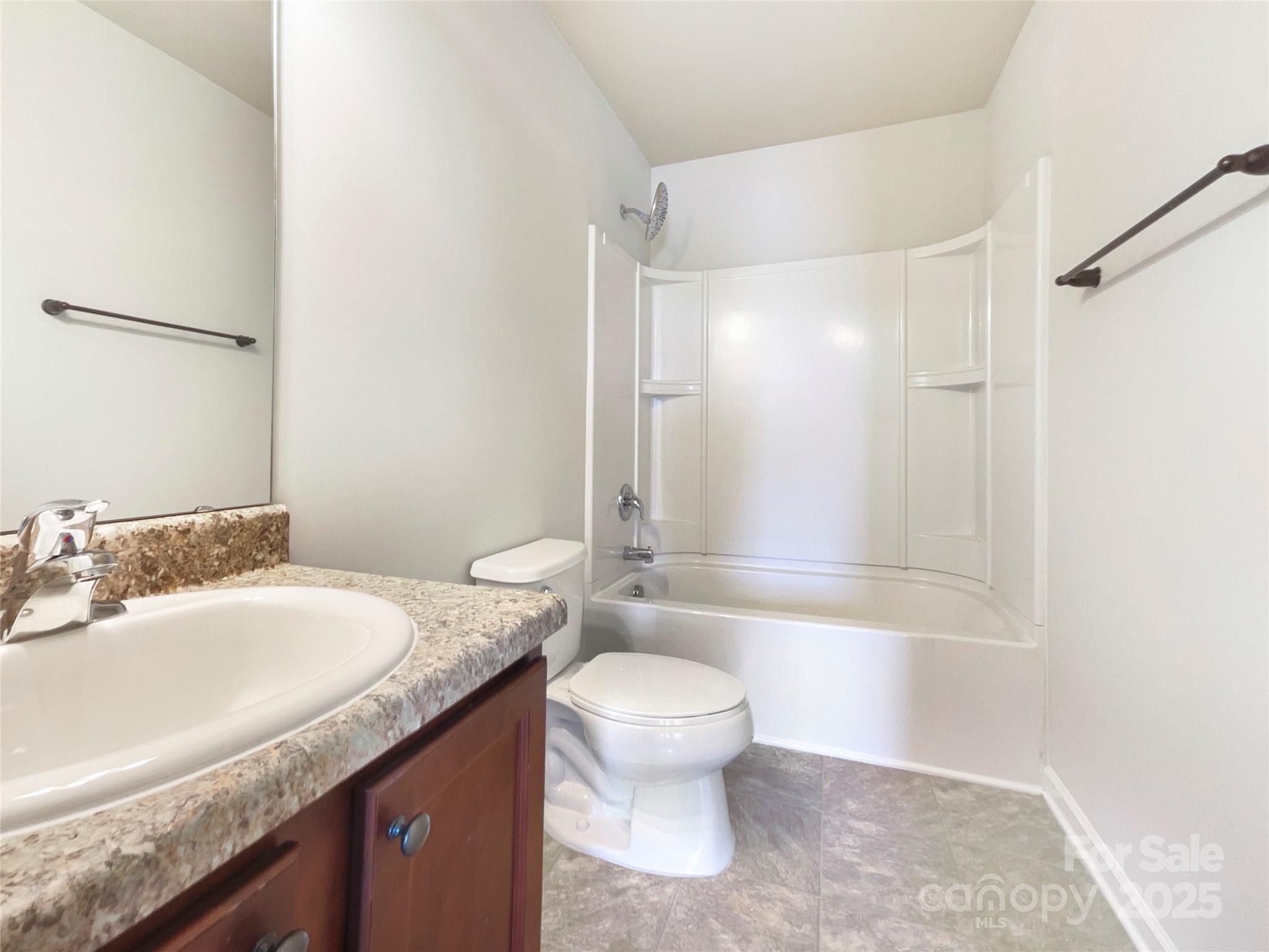 Oaks On Main - Residential