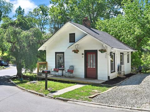 Photo of 24 Chatham Road, Asheville, NC 28804 (MLS # 4383926)