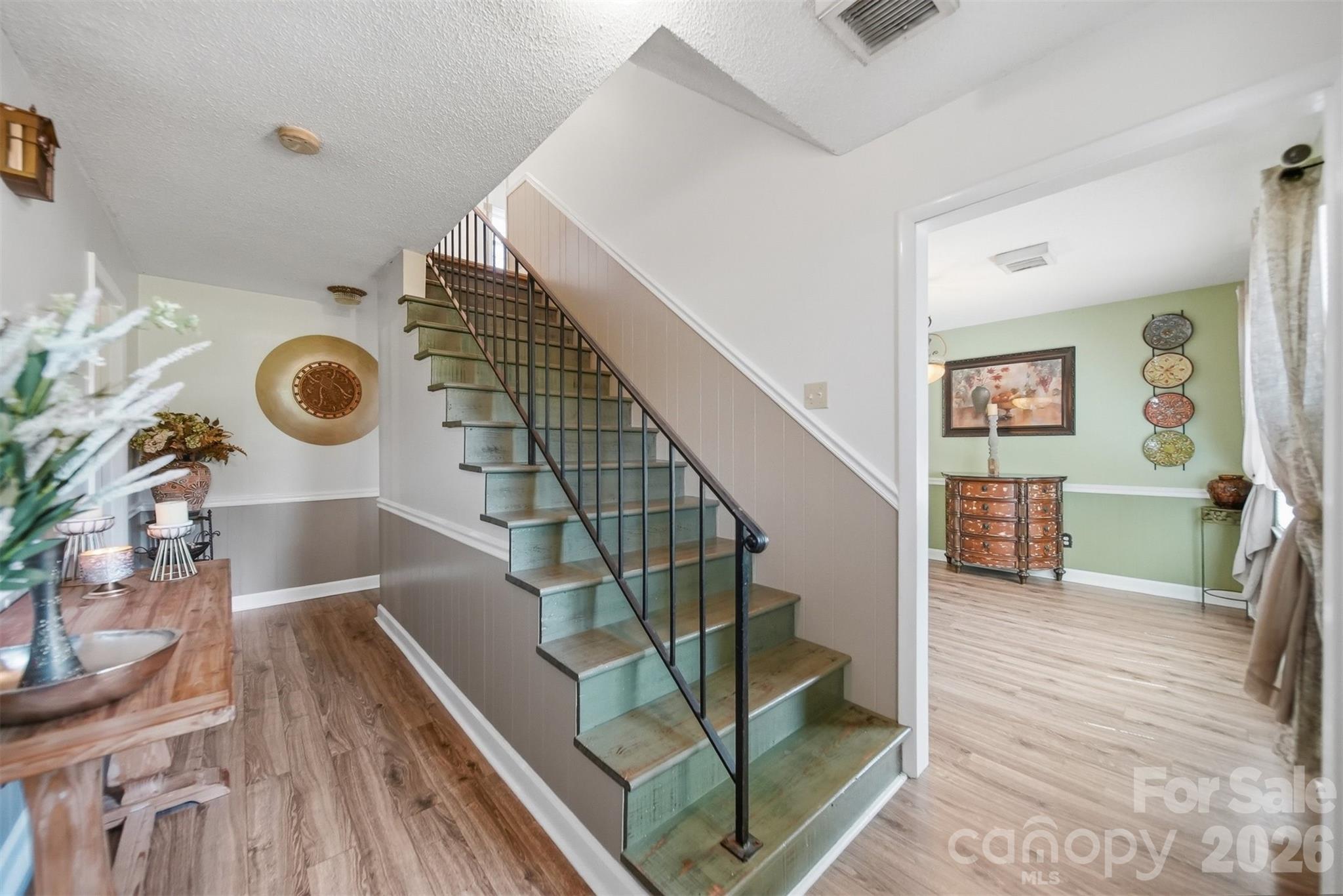 2315 29th Avenue Drive NE