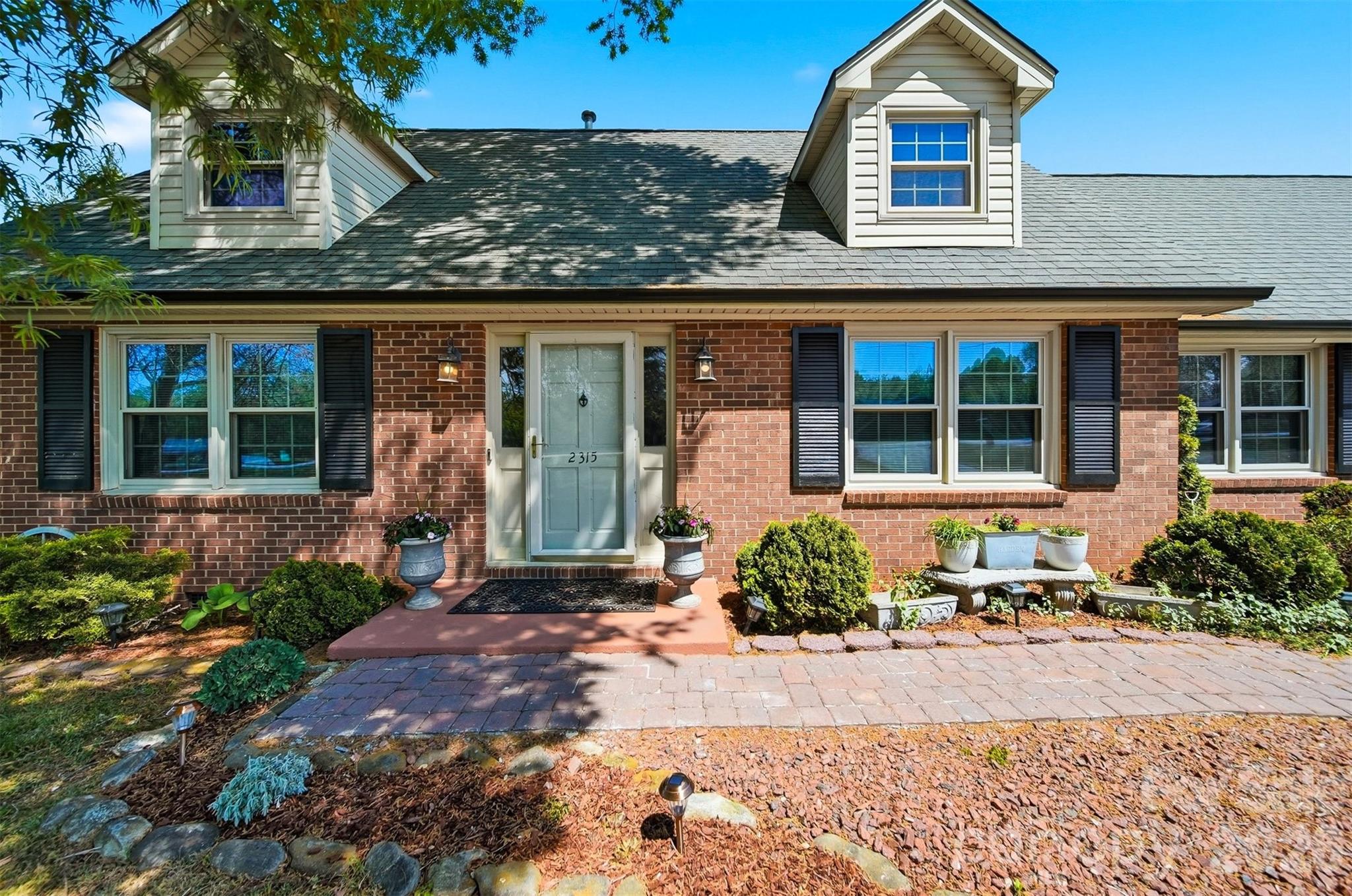 2315 29th Avenue Drive NE