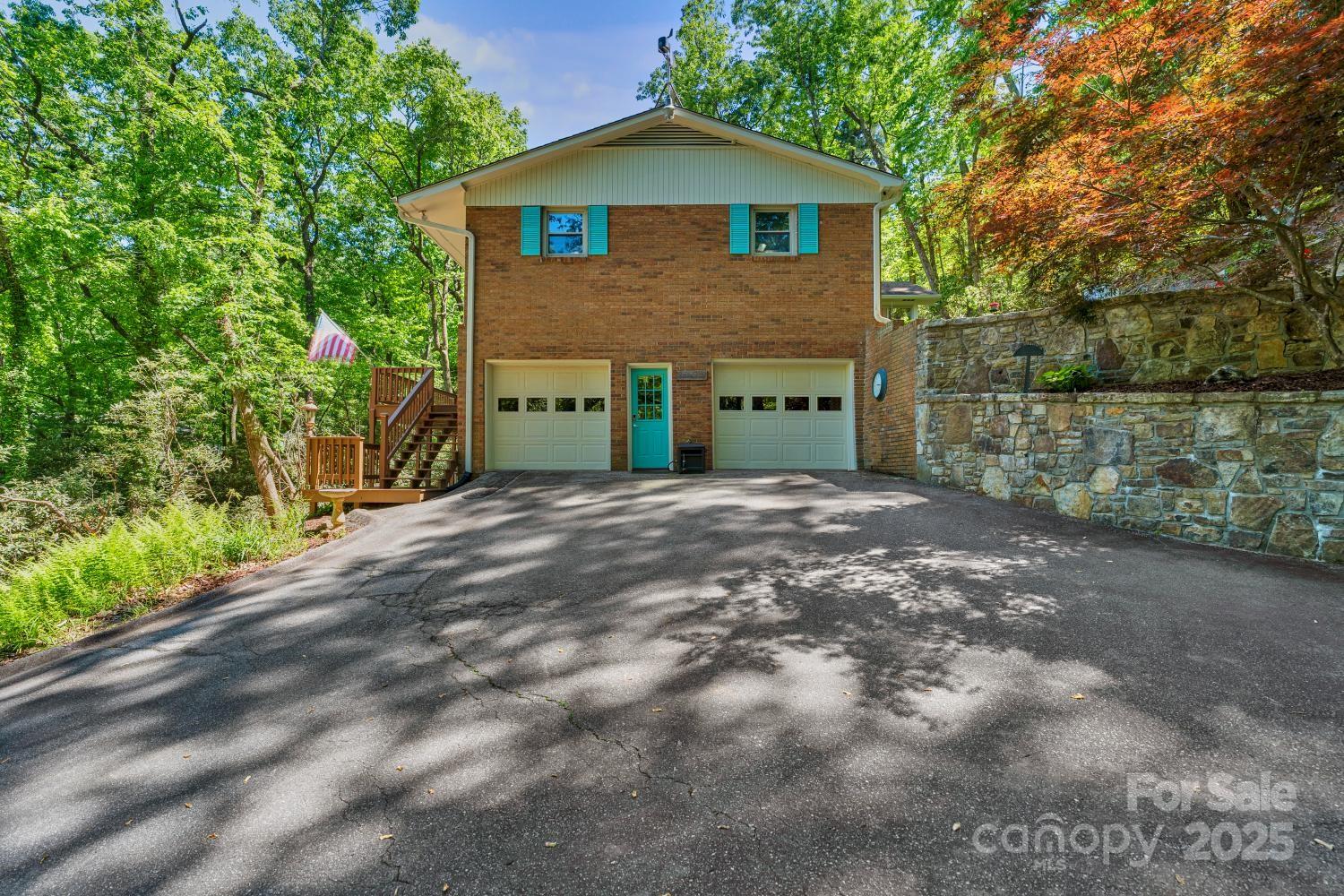 230 Turtle Lane