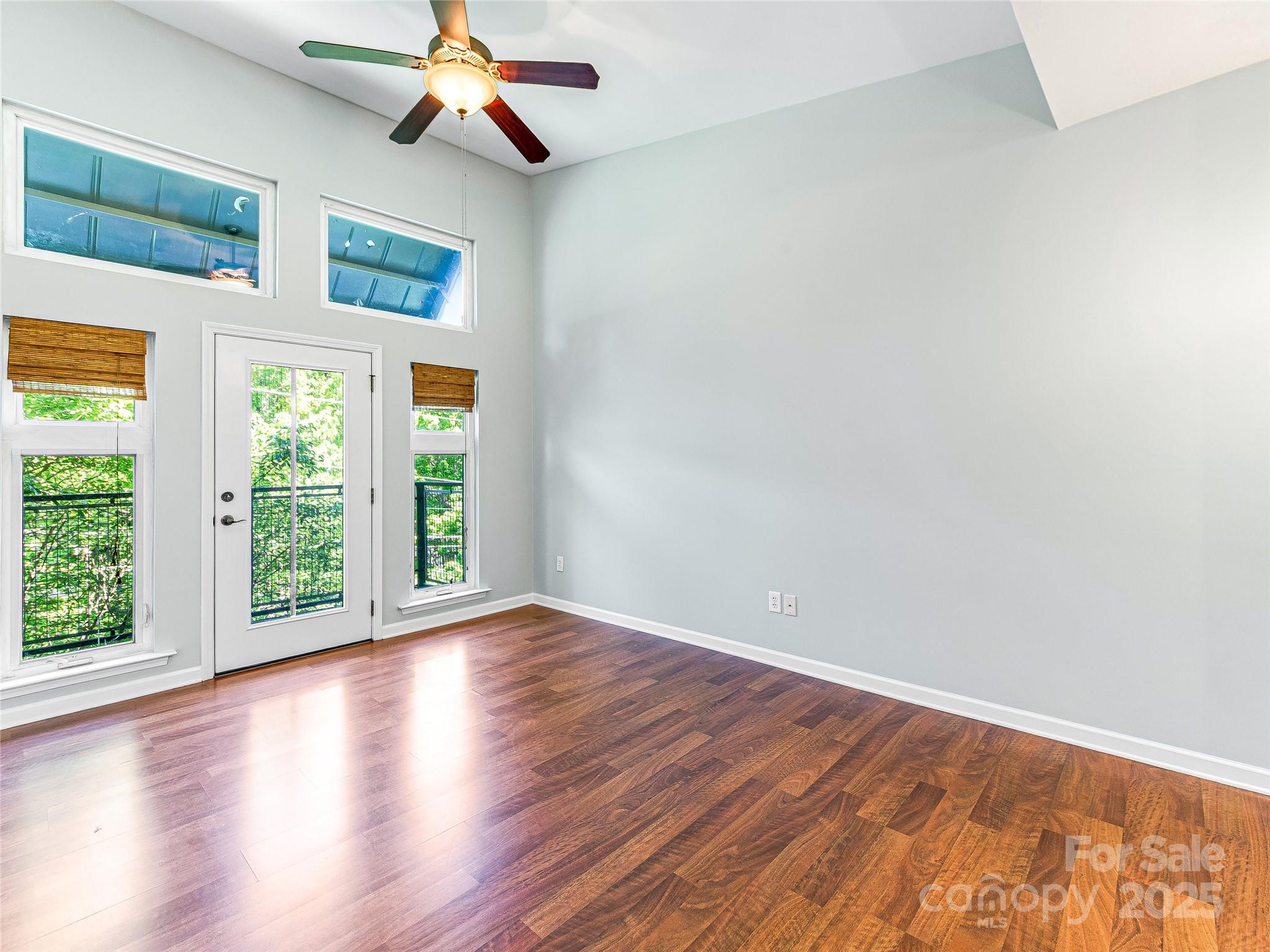 125 Clingman Avenue 303