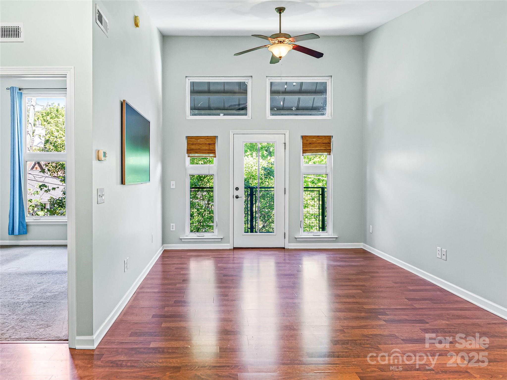 125 Clingman Avenue 303
