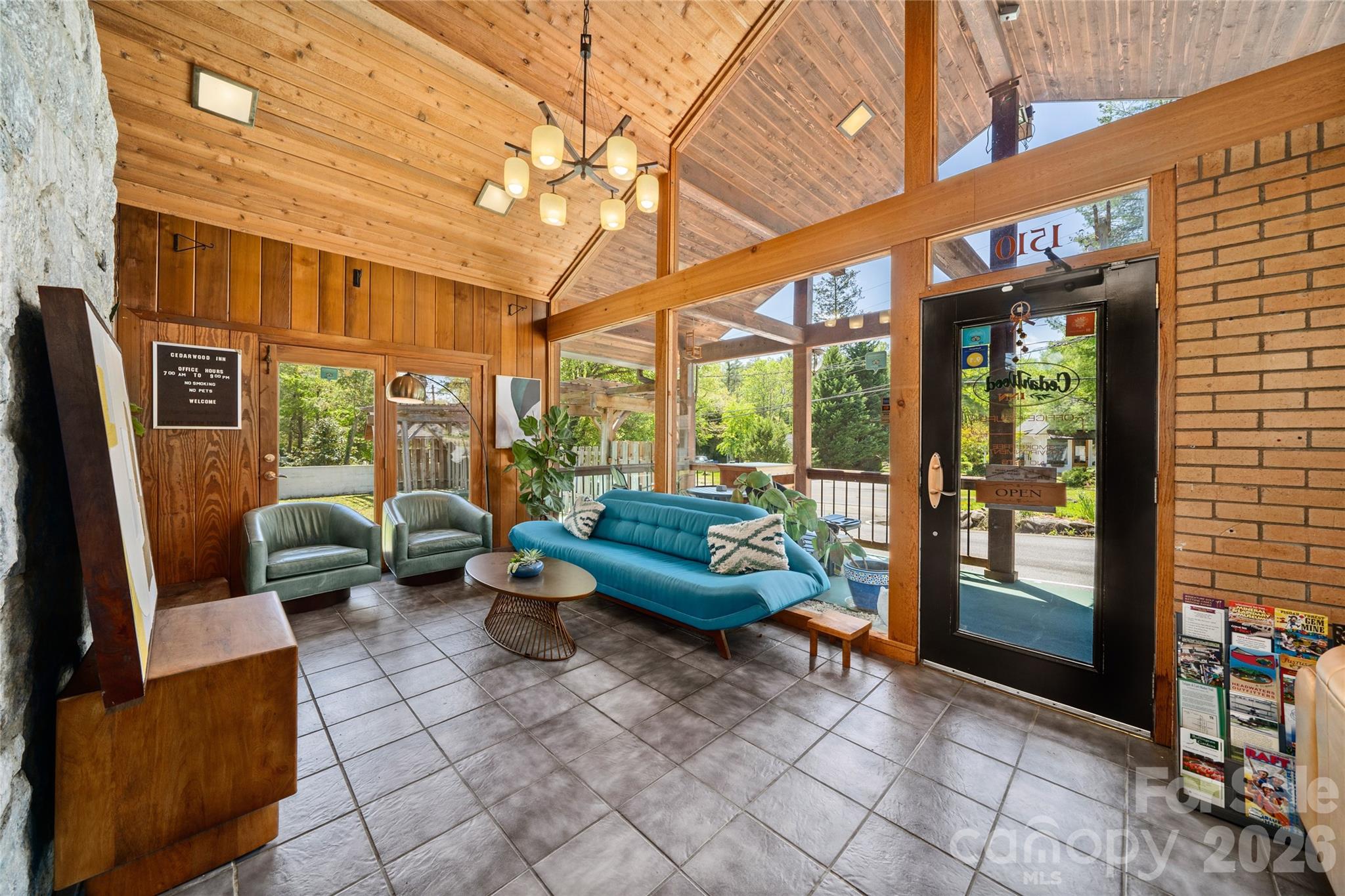 1510 Greenville Highway
