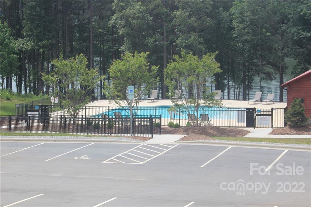 The Waterfront Club - Land