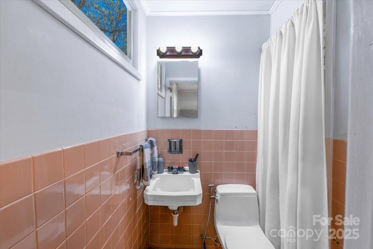 8 Northbrook Drive