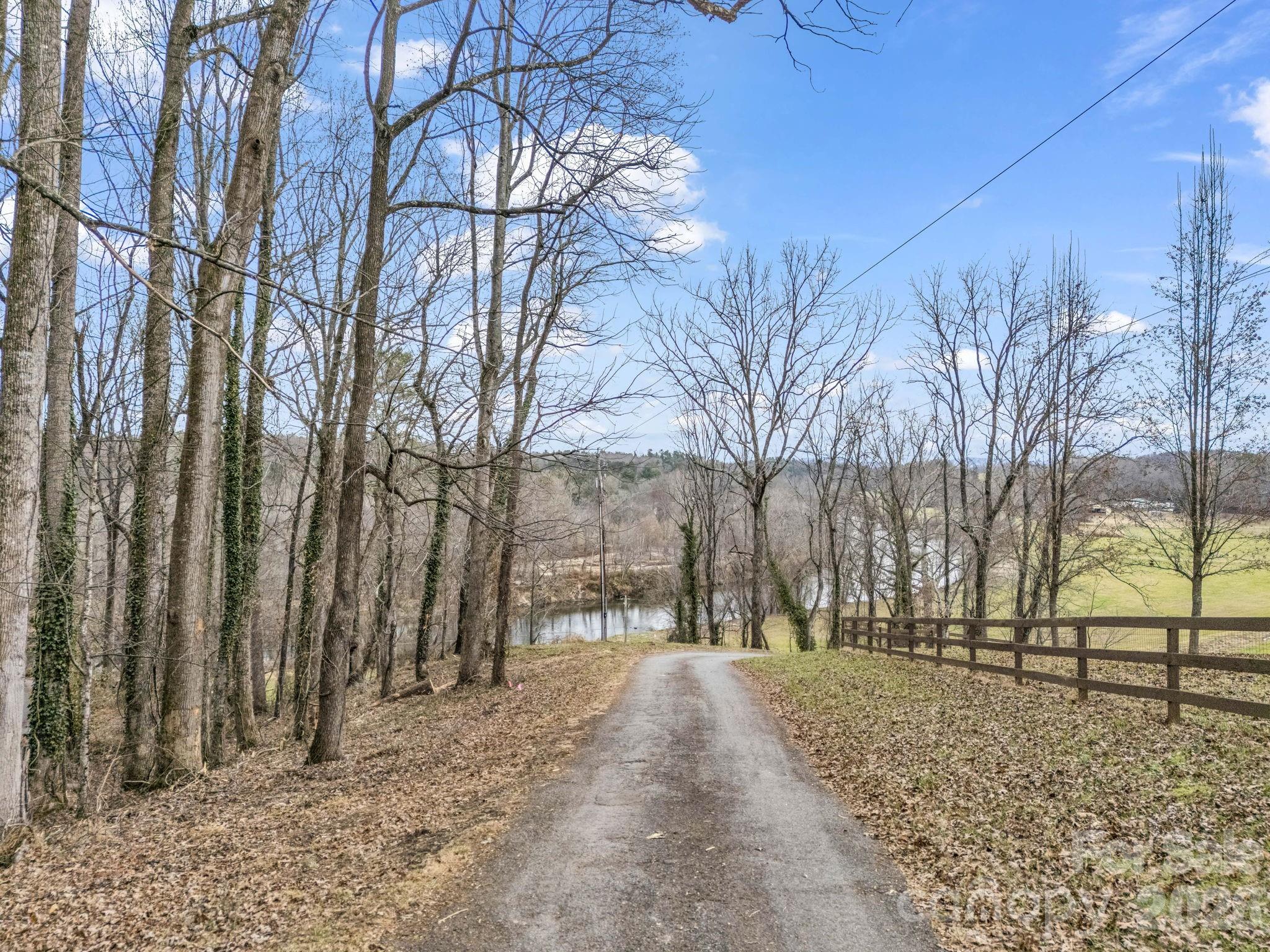 660 & 9999 Glenn Bridge Road