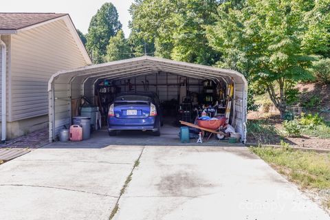 A home in Hendersonville