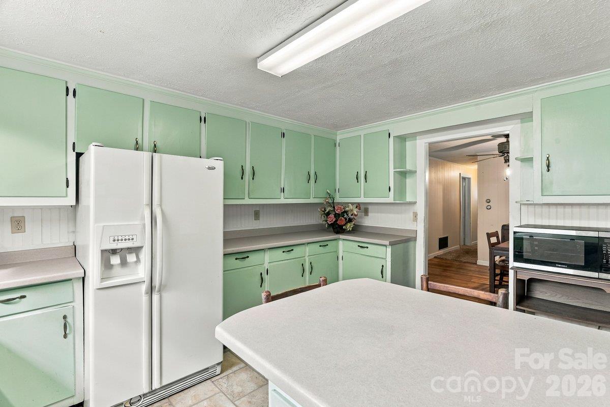 11 Whitt Road