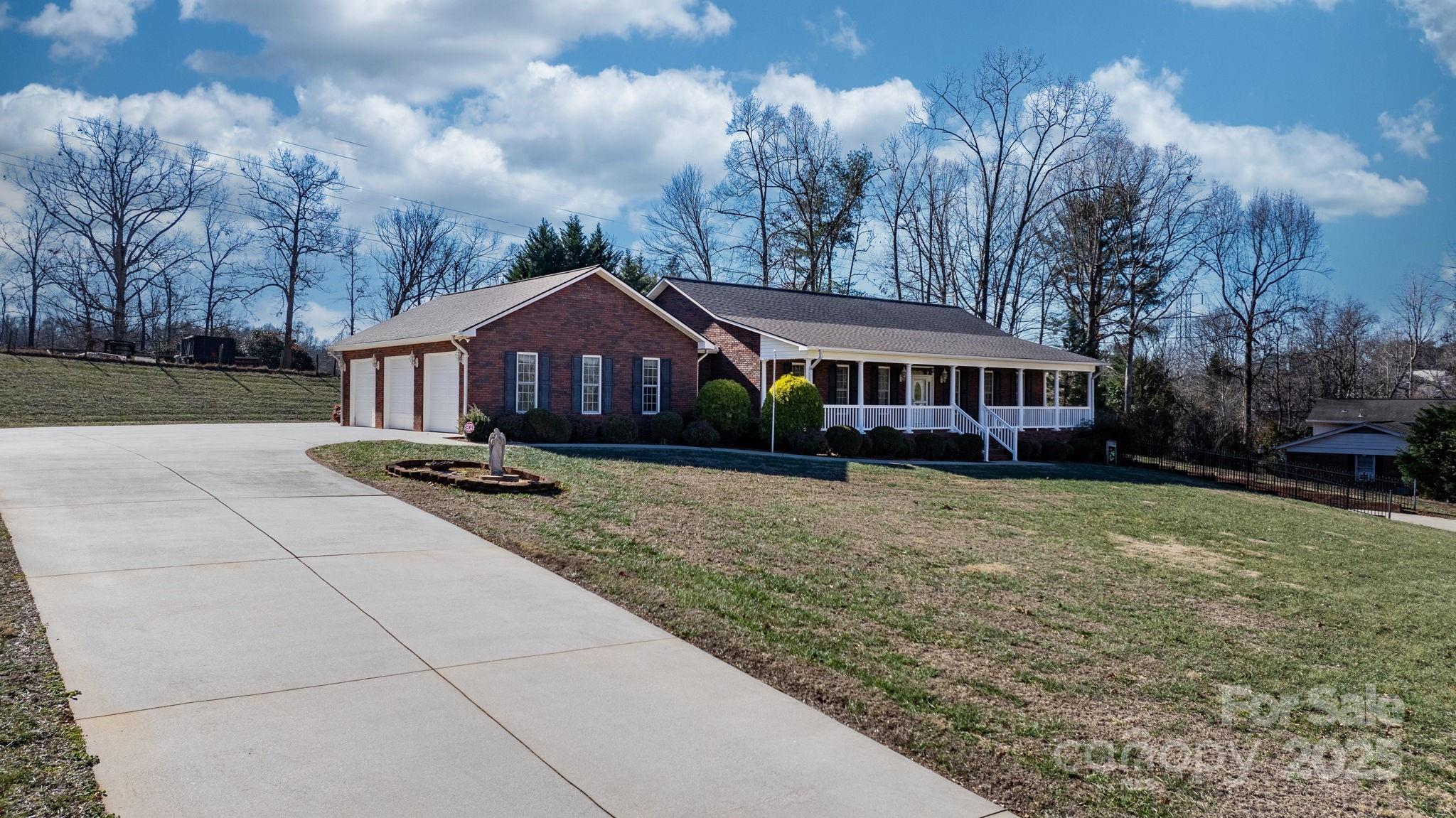 3023 Woodstream Drive