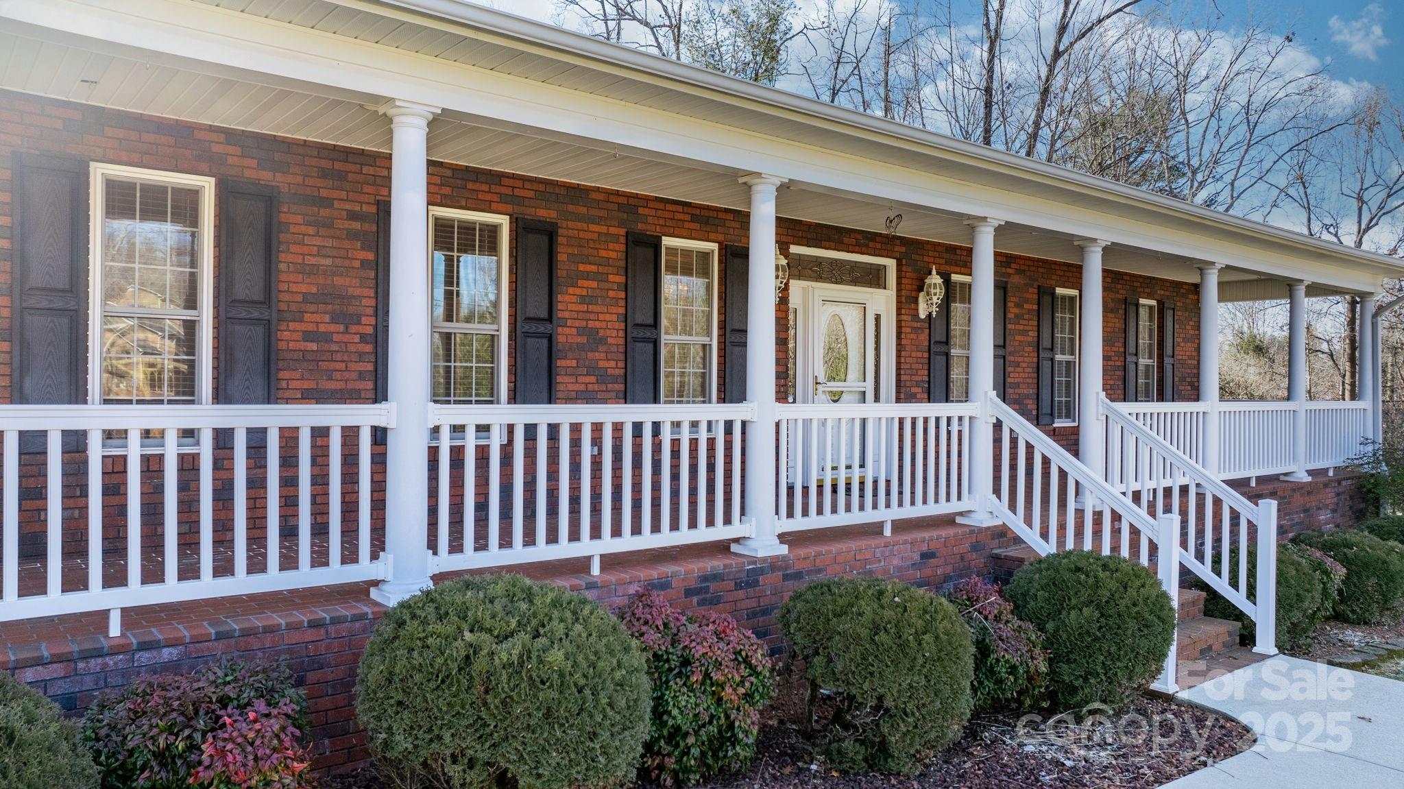 3023 Woodstream Drive