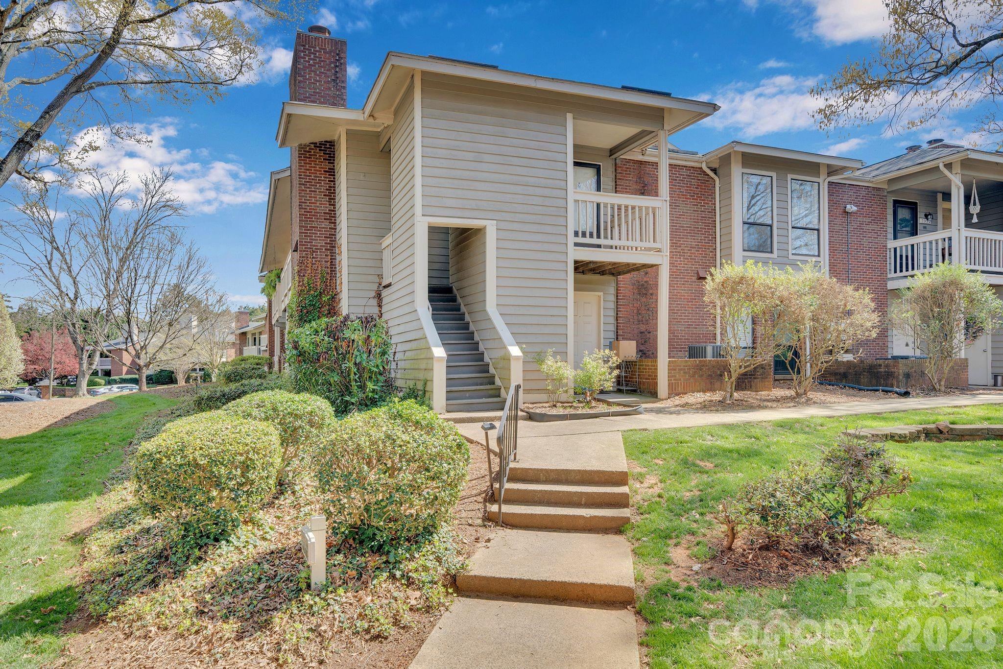 7926 Greenside Court